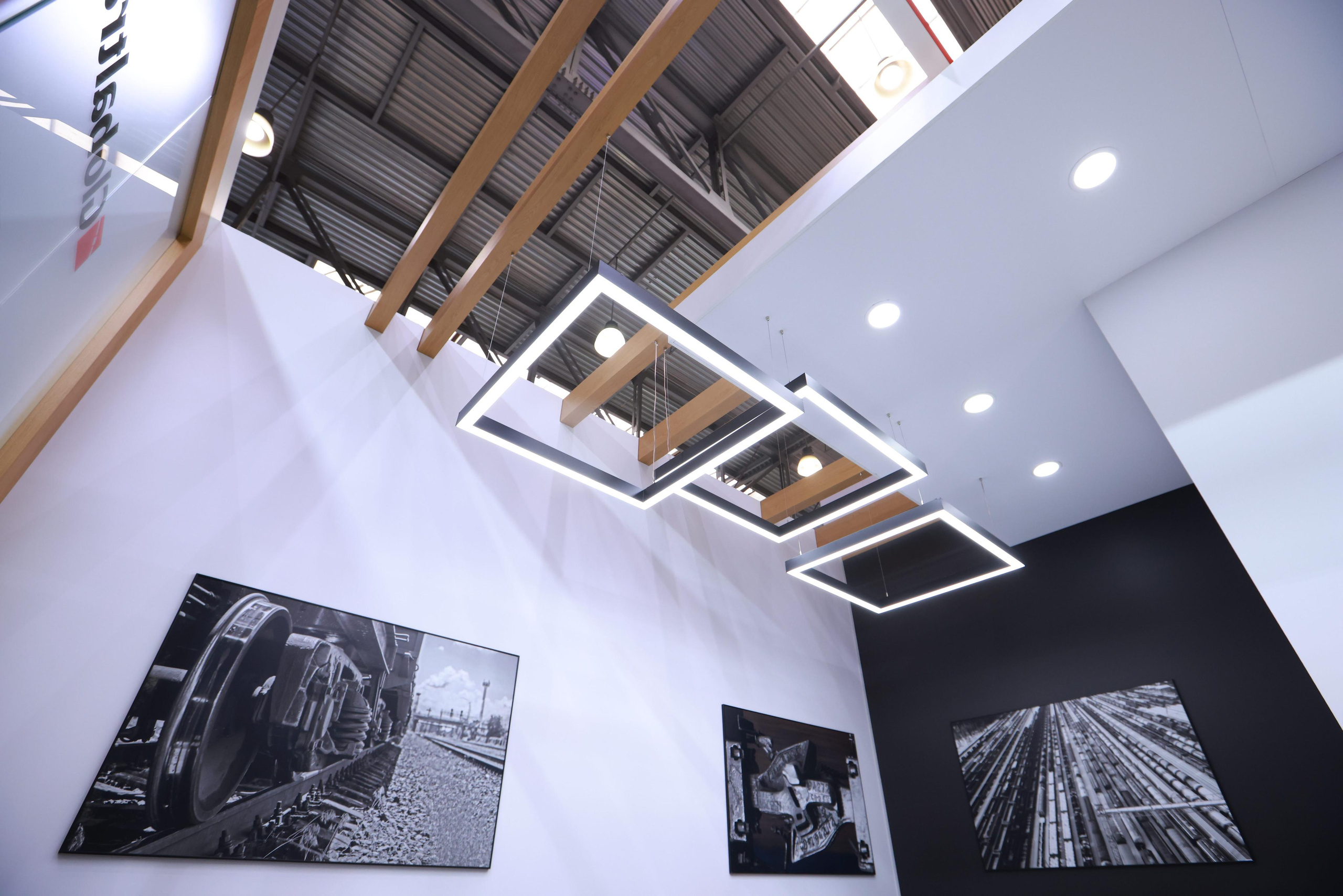 Выставки: застройка. Яркий репортажный фотограф в Москве Лоскутов Глеб