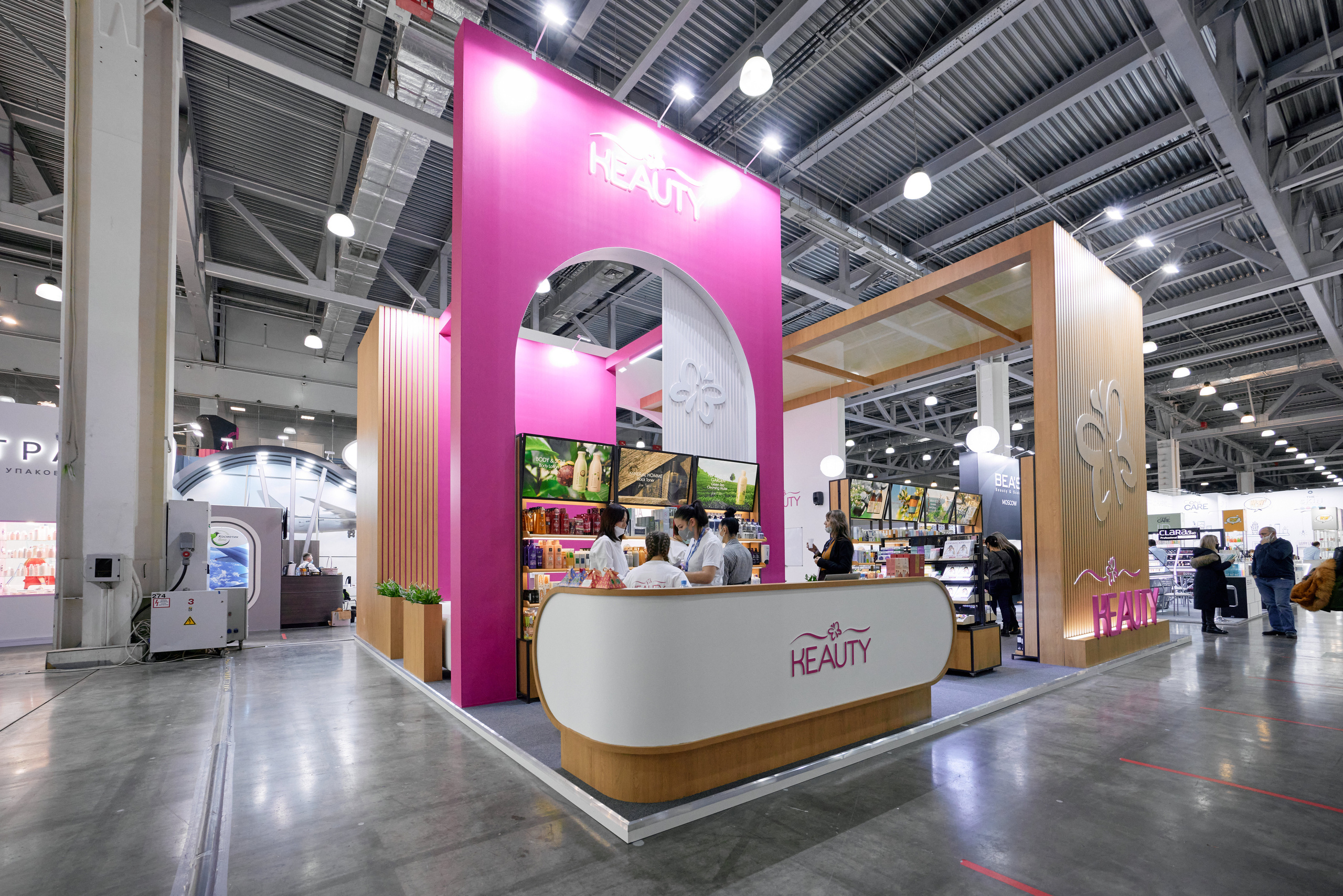 Выставки: застройка. Яркий репортажный фотограф в Москве Лоскутов Глеб