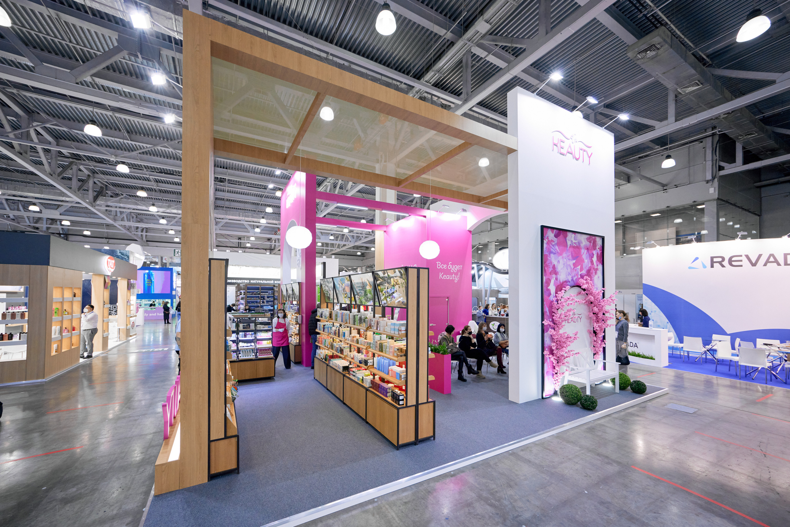 Выставки: застройка. Яркий репортажный фотограф в Москве Лоскутов Глеб