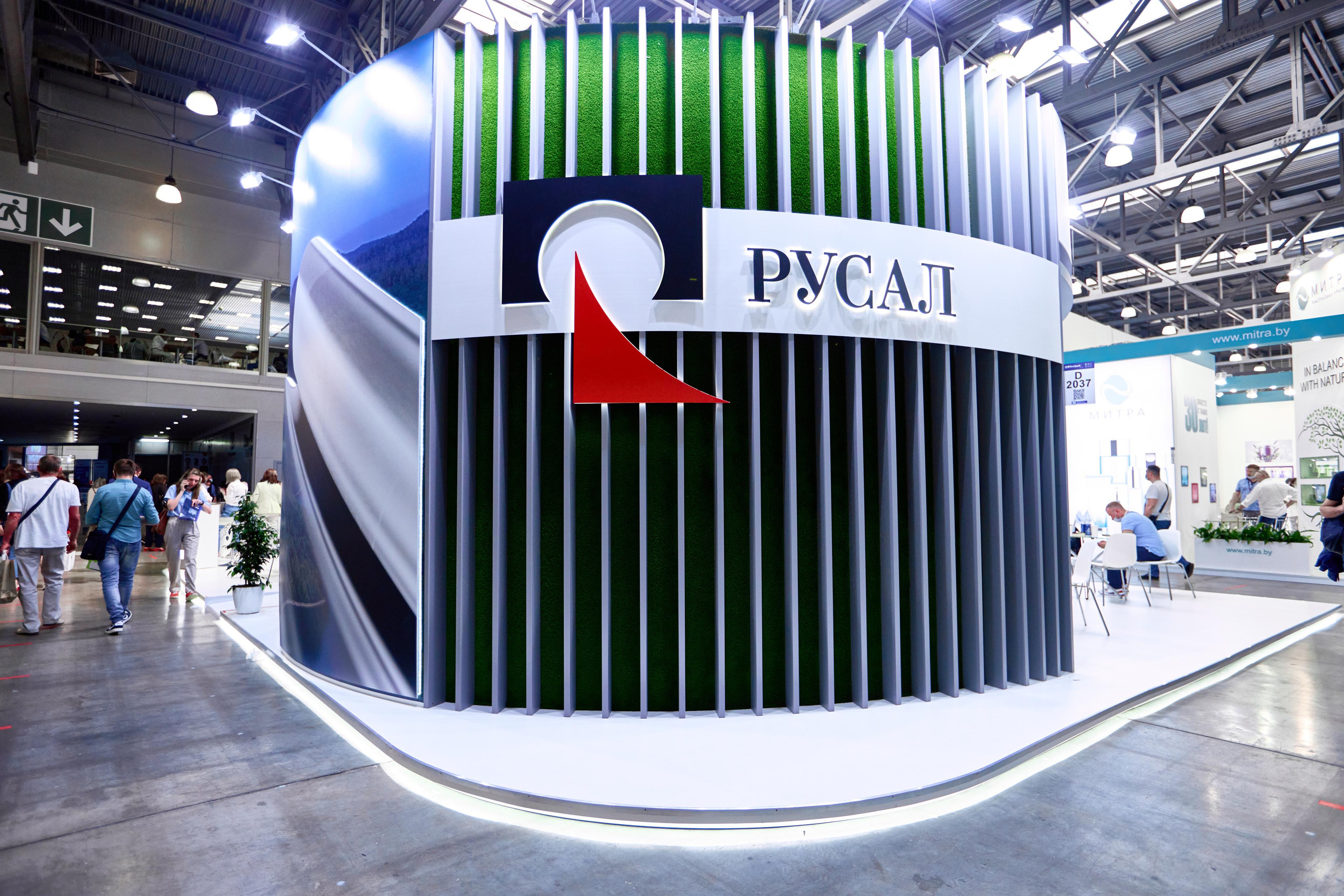 Выставки: застройка. Яркий репортажный фотограф в Москве Лоскутов Глеб