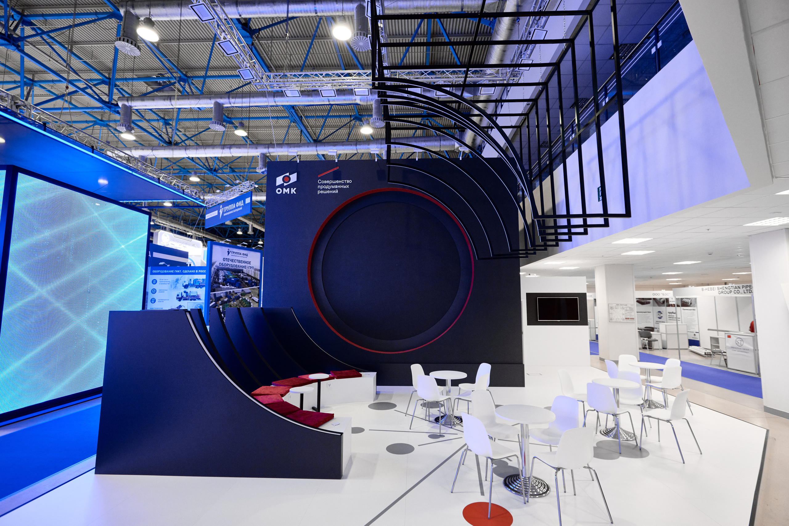 Выставки: застройка. Яркий репортажный фотограф в Москве Лоскутов Глеб