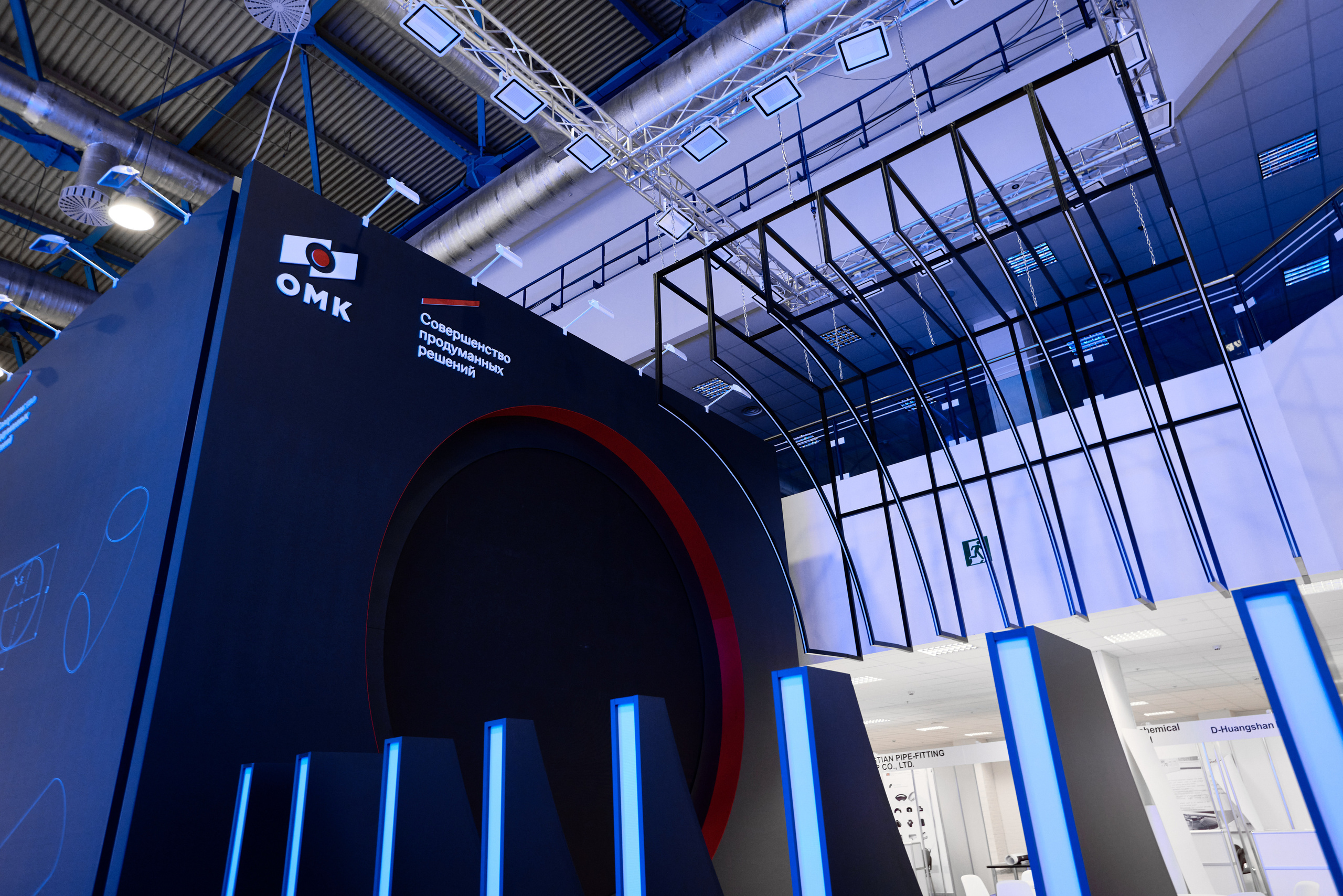 Выставки: застройка. Яркий репортажный фотограф в Москве Лоскутов Глеб