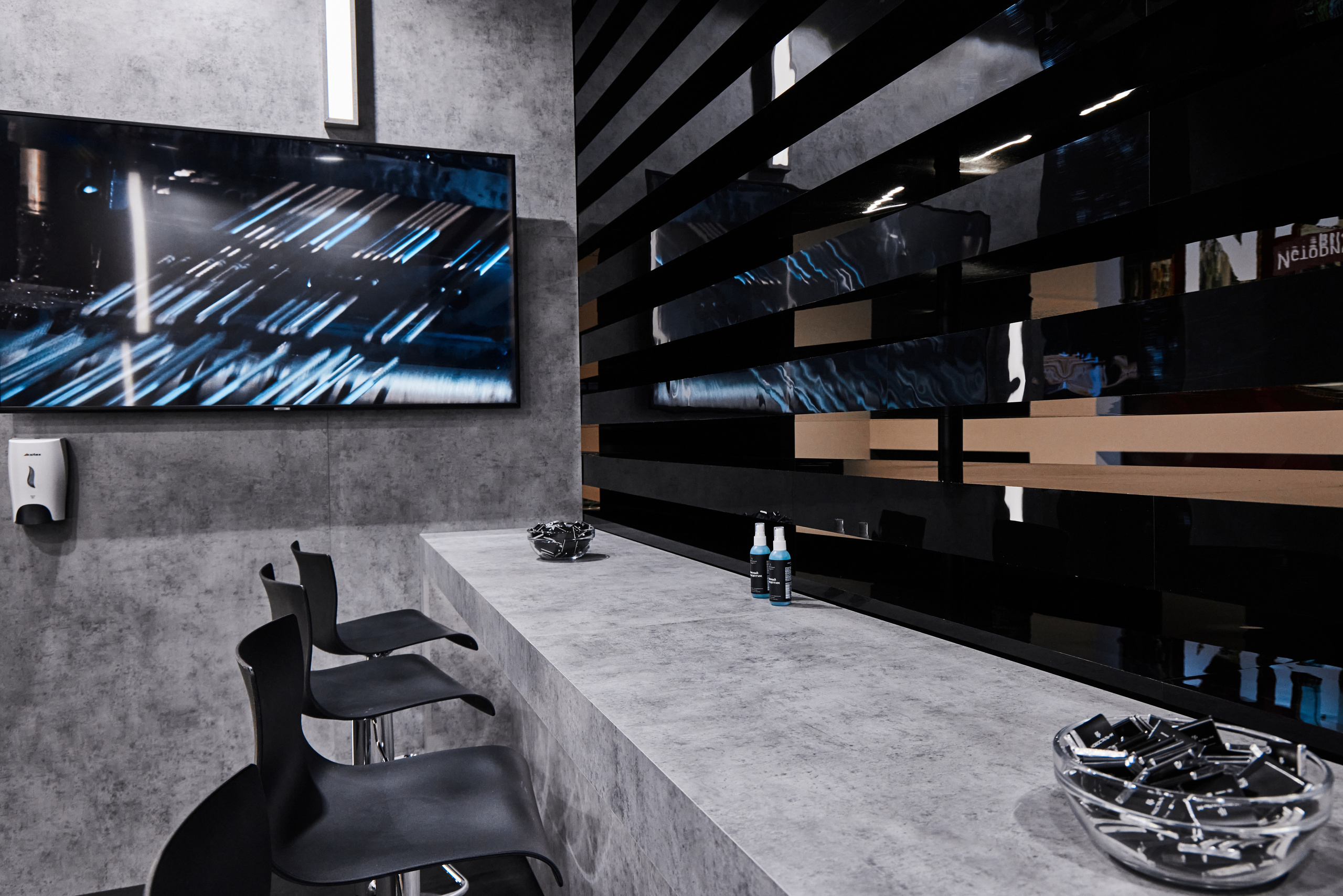 Выставки: застройка. Яркий репортажный фотограф в Москве Лоскутов Глеб