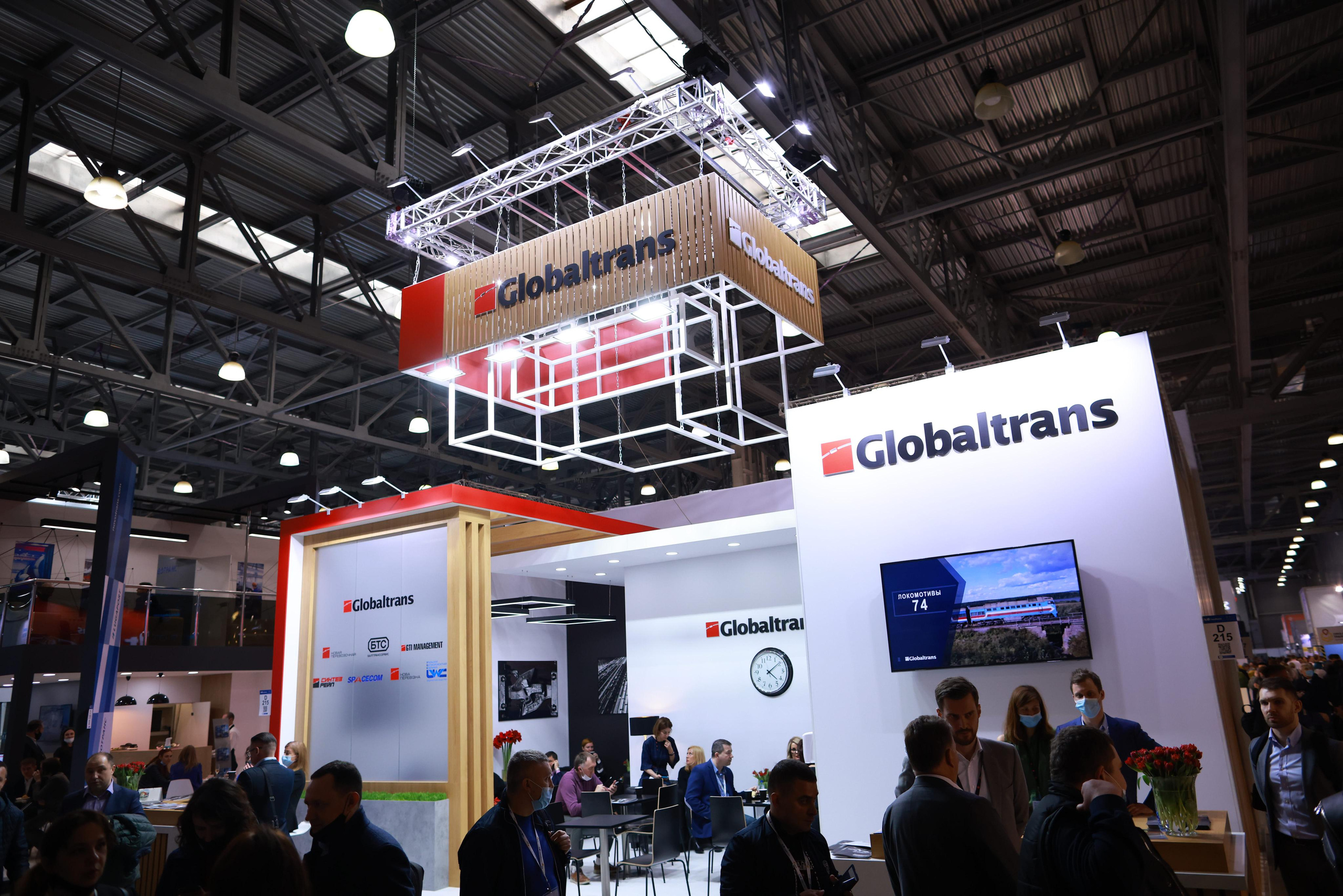 Выставки: застройка. Яркий репортажный фотограф в Москве Лоскутов Глеб