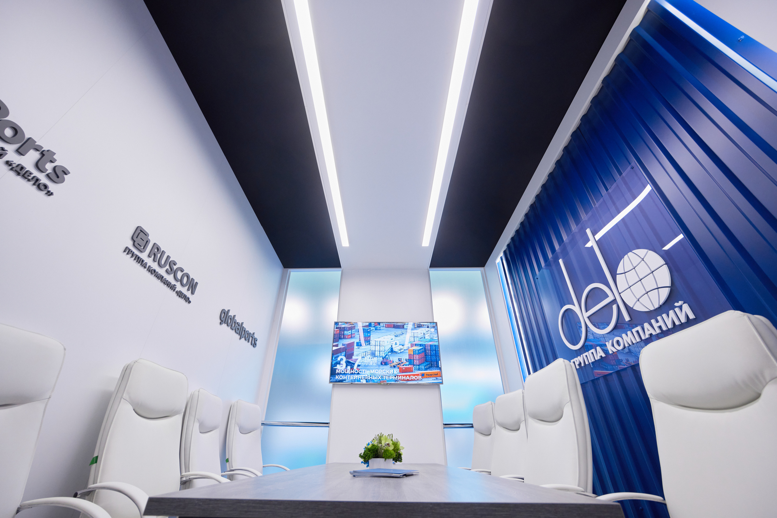 Выставки: застройка. Яркий репортажный фотограф в Москве Лоскутов Глеб