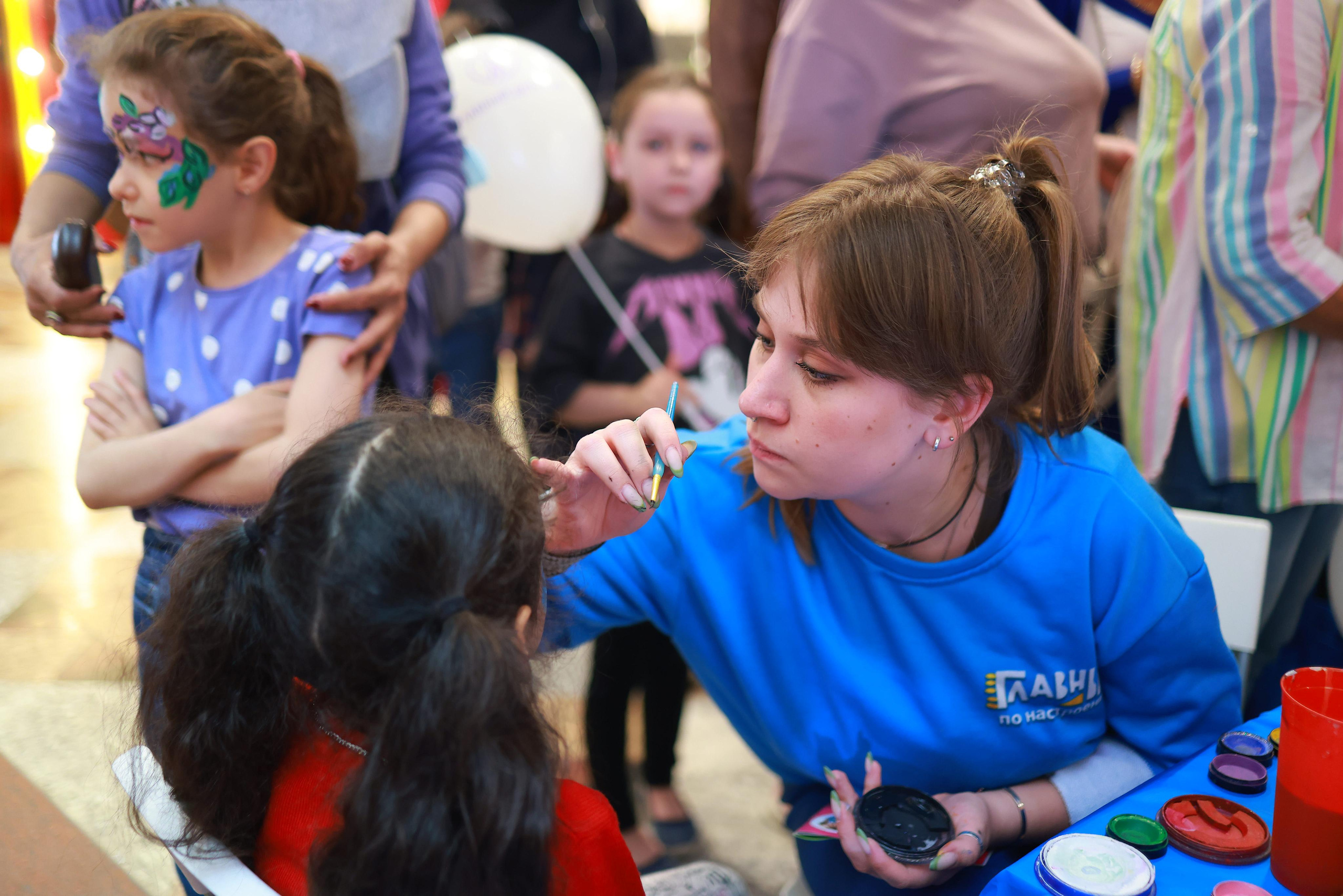 5 Июня 65 лет ЦДМ. Яркий репортажный фотограф в Москве Лоскутов Глеб