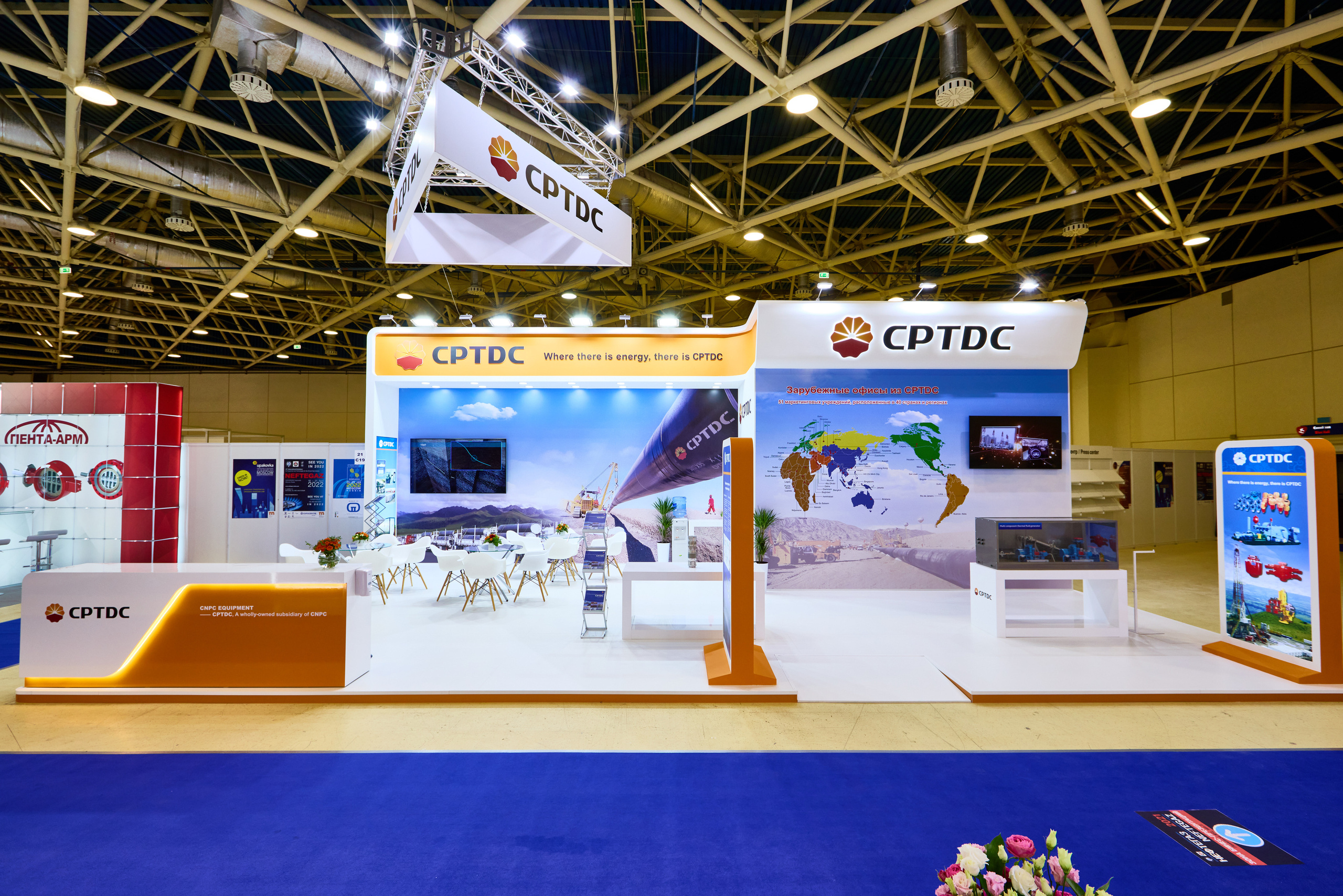 Выставки: застройка. Яркий репортажный фотограф в Москве Лоскутов Глеб