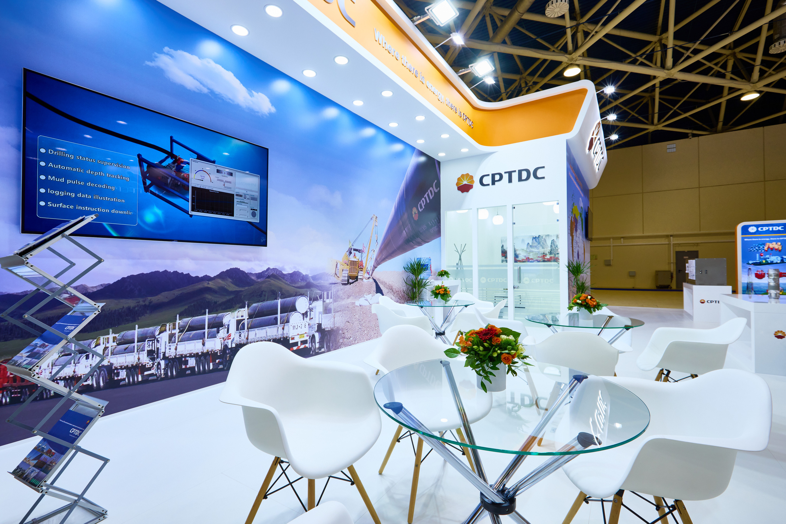 Выставки: застройка. Яркий репортажный фотограф в Москве Лоскутов Глеб