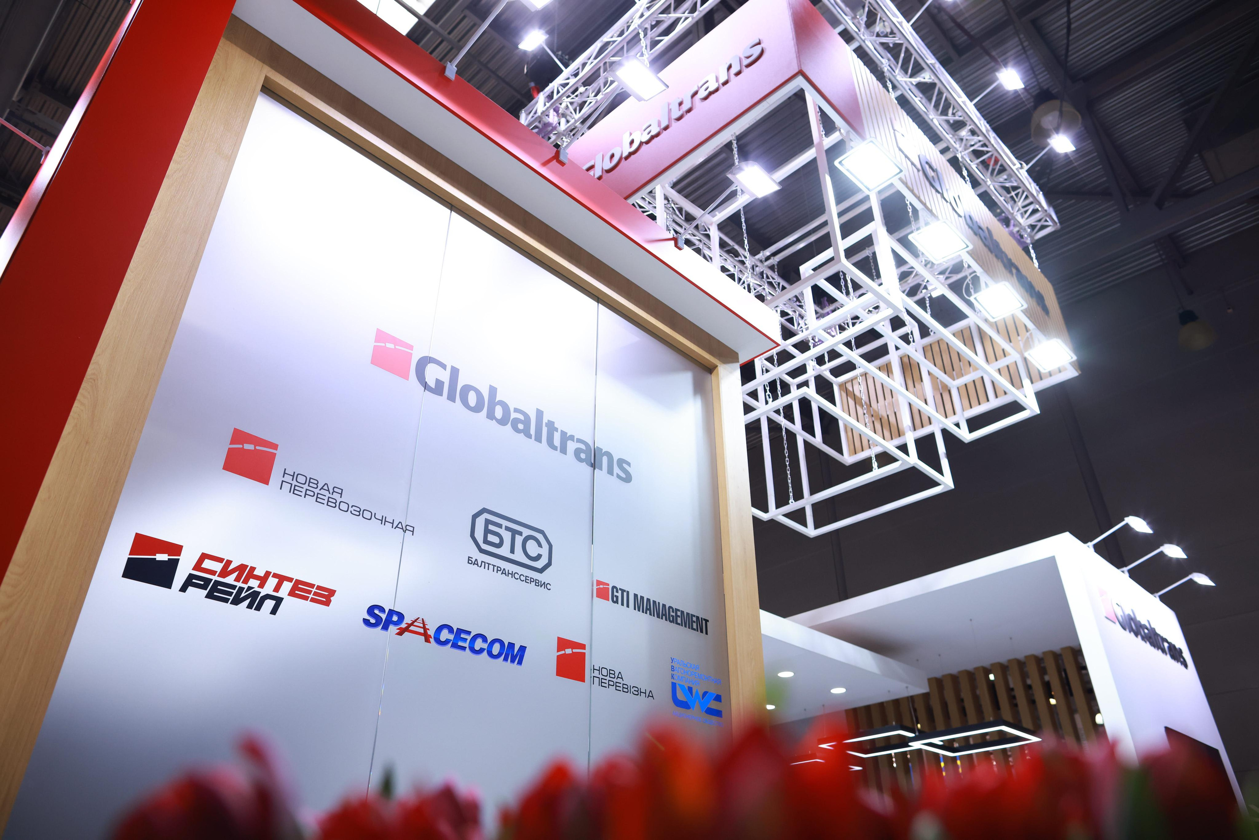 Выставки: застройка. Яркий репортажный фотограф в Москве Лоскутов Глеб