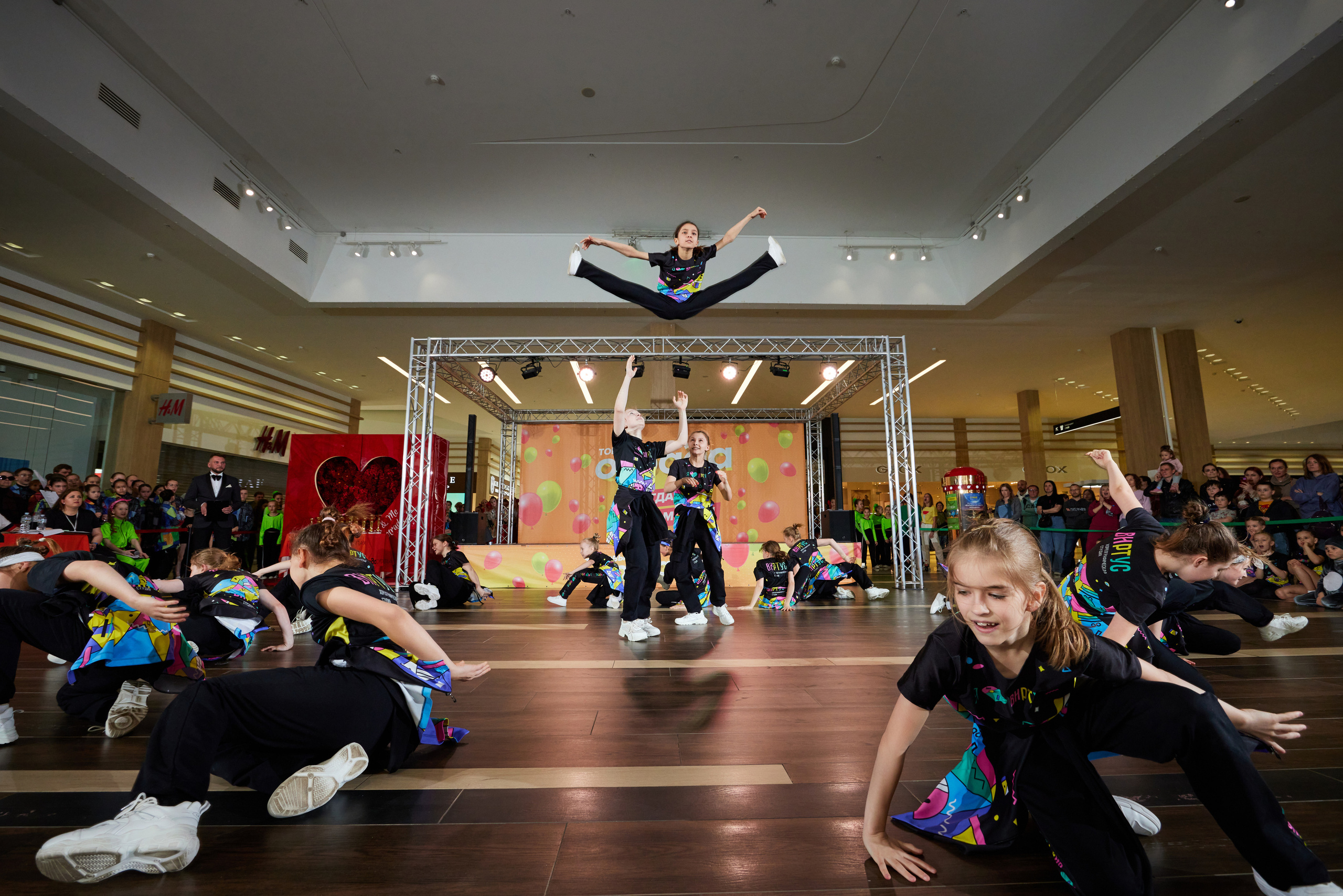 Танцы. Яркий репортажный фотограф в Москве Лоскутов Глеб