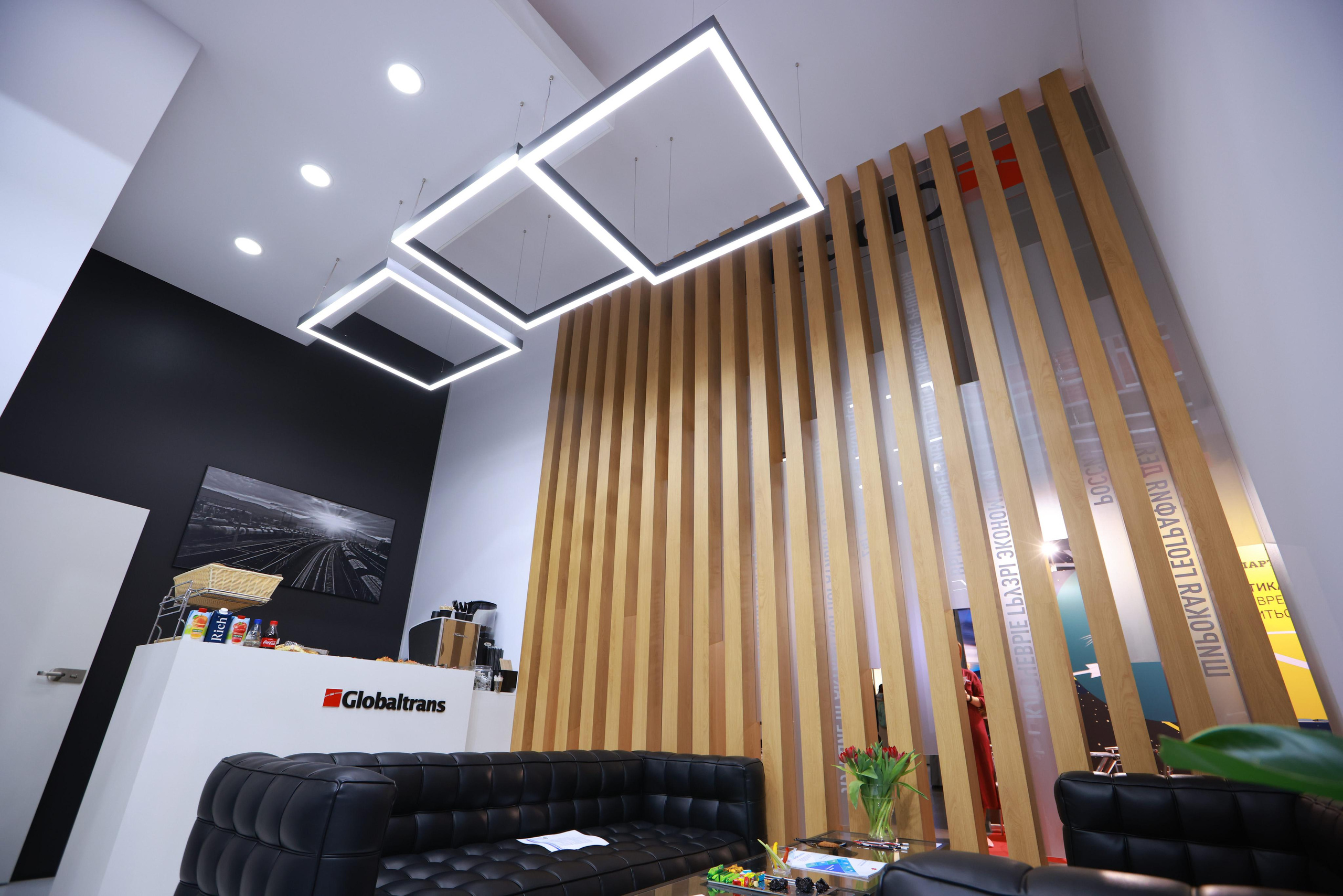 Выставки: застройка. Яркий репортажный фотограф в Москве Лоскутов Глеб