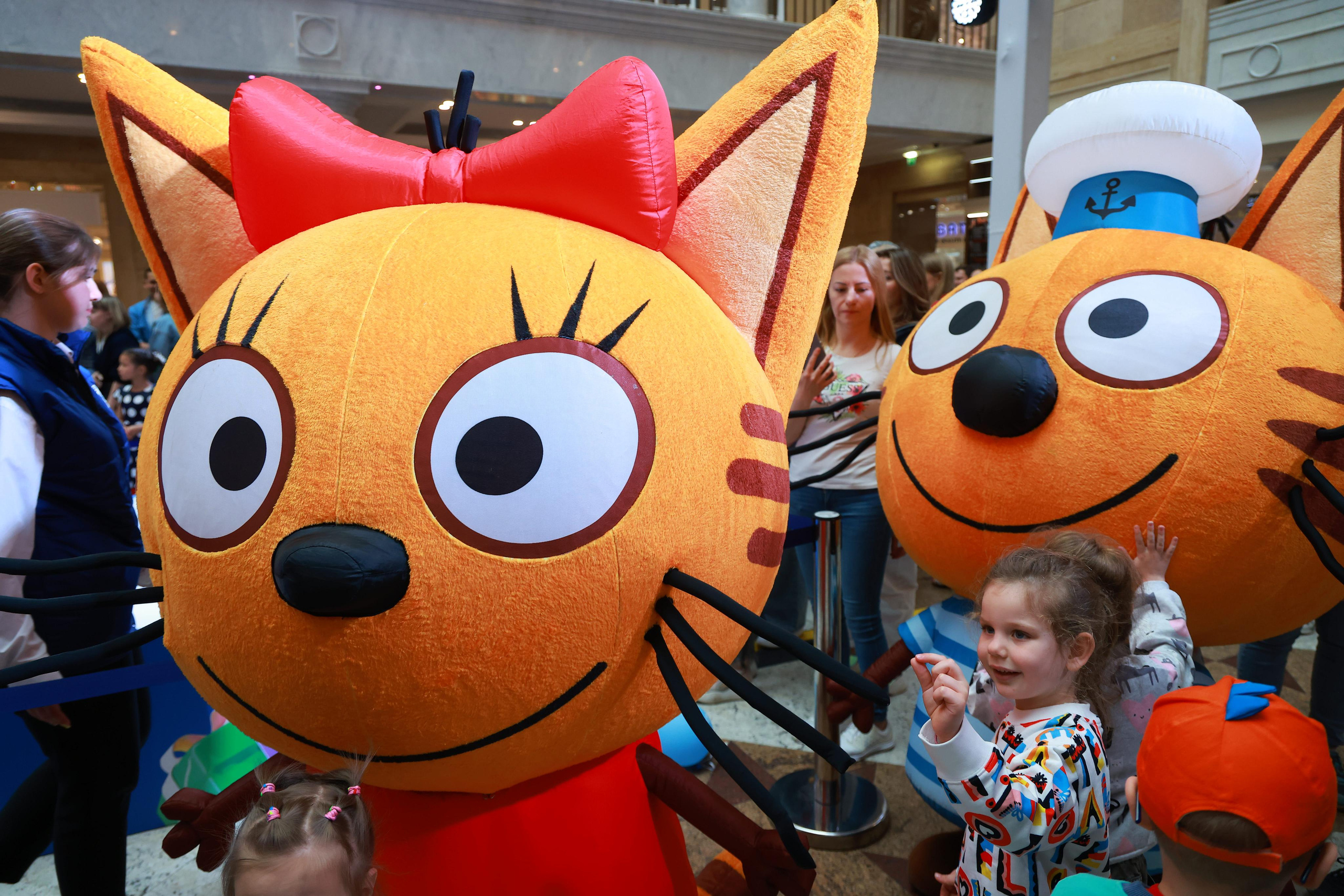 5 Июня 65 лет ЦДМ. Яркий репортажный фотограф в Москве Лоскутов Глеб