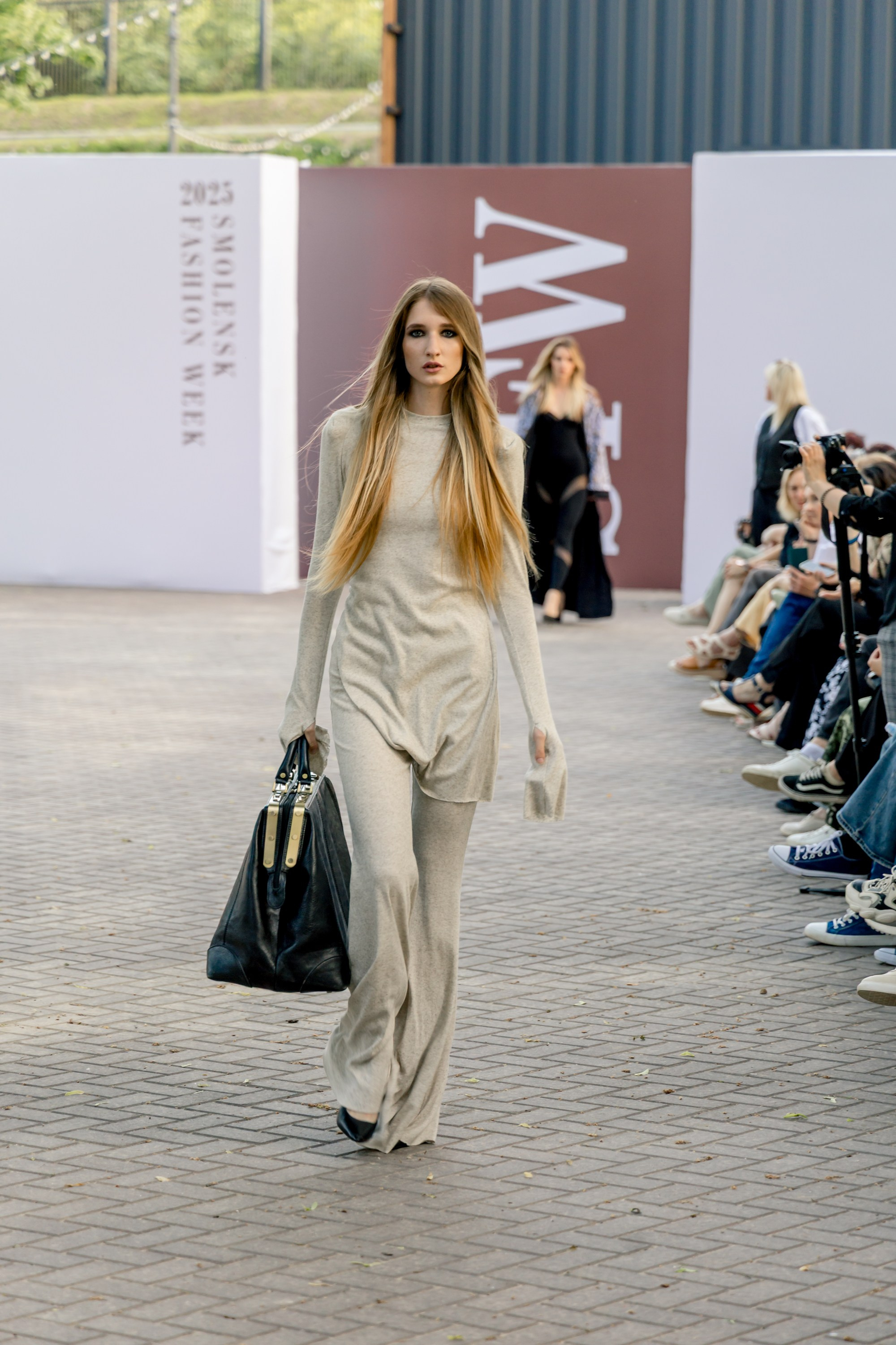 Smolensk Fashion Week 2025_показы_ДЕНЬ 1_ВЕЧЕРНИЙ ПОКАЗ_19:00. Главная