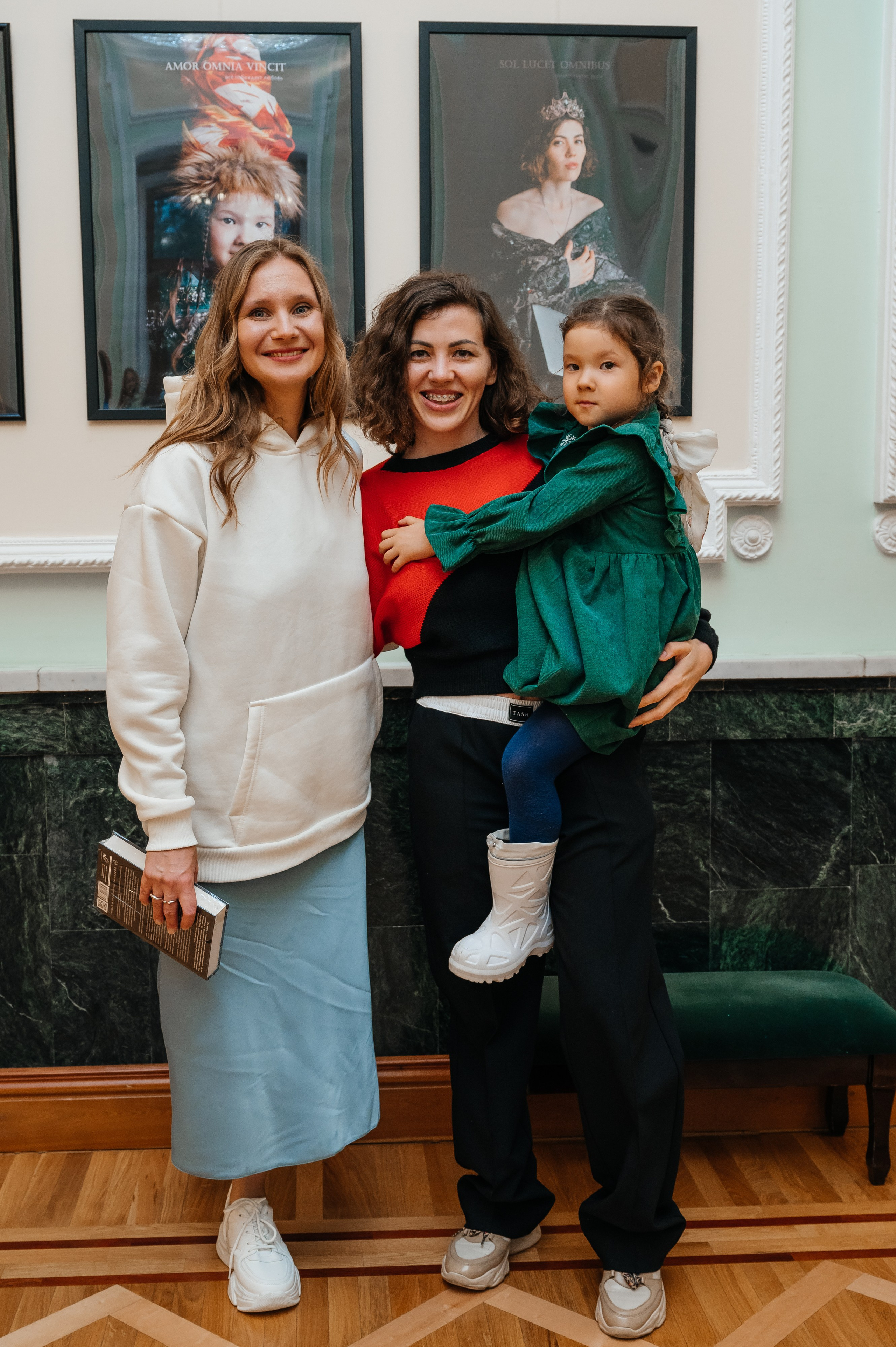 Открытие выставки Кати Васильевой в Молодежном театре. Wedding and family photographer USA