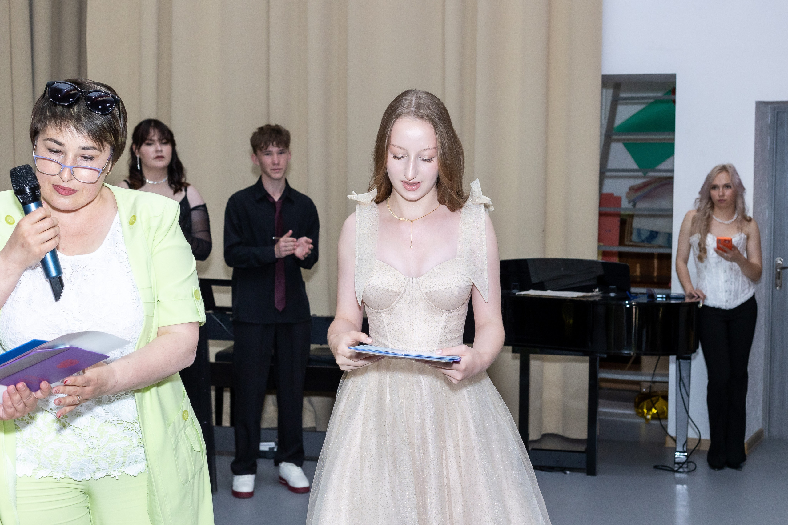 Вручение аттестата 2025. Выпускные альбомы Майкоп, Краснодар Елена Золотарева