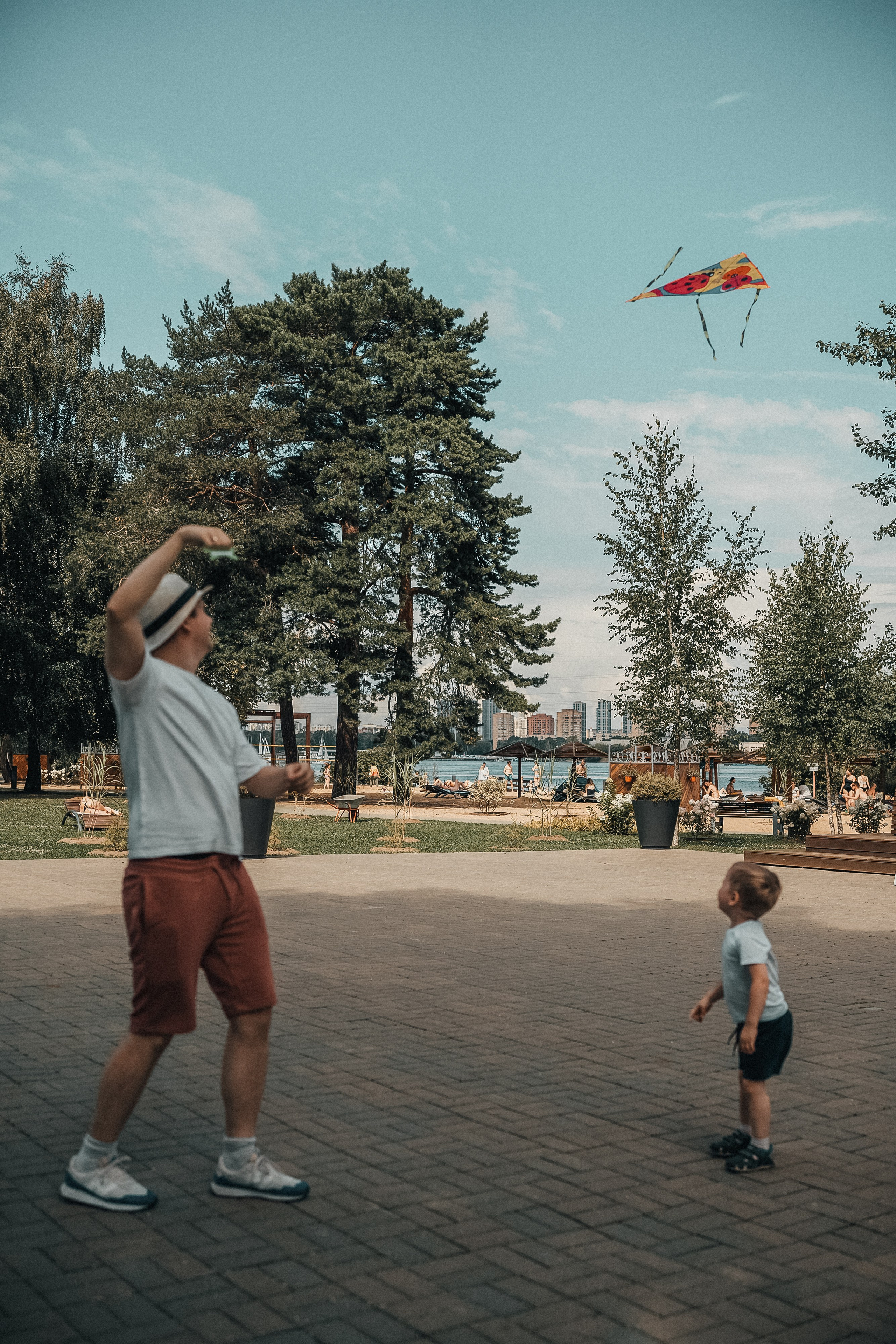 Речная прохлада и солнечные улыбки. Главная