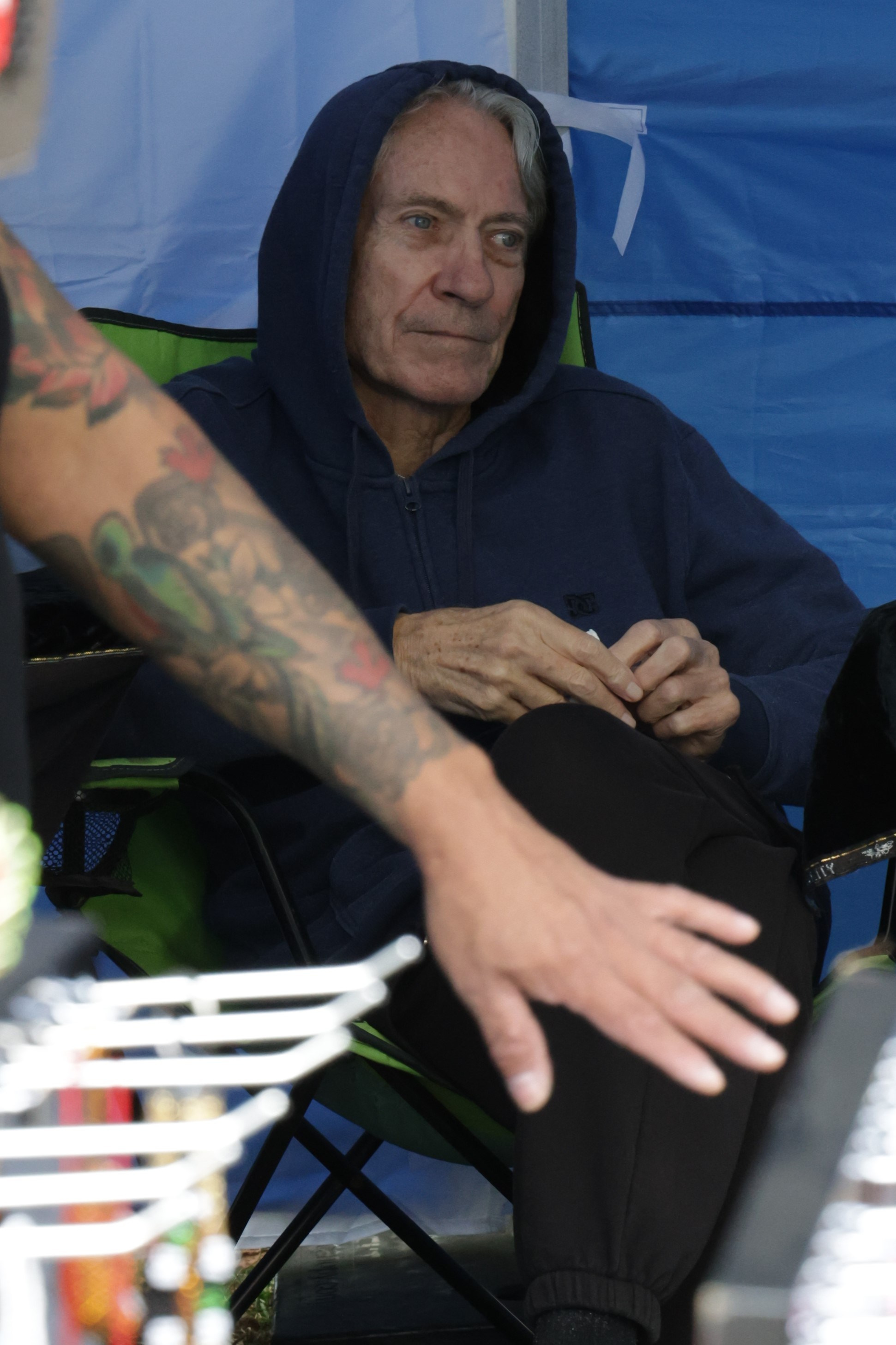 Queen St West Art Crawl. Portrait photographer based in Toronto — Blinova Mariia