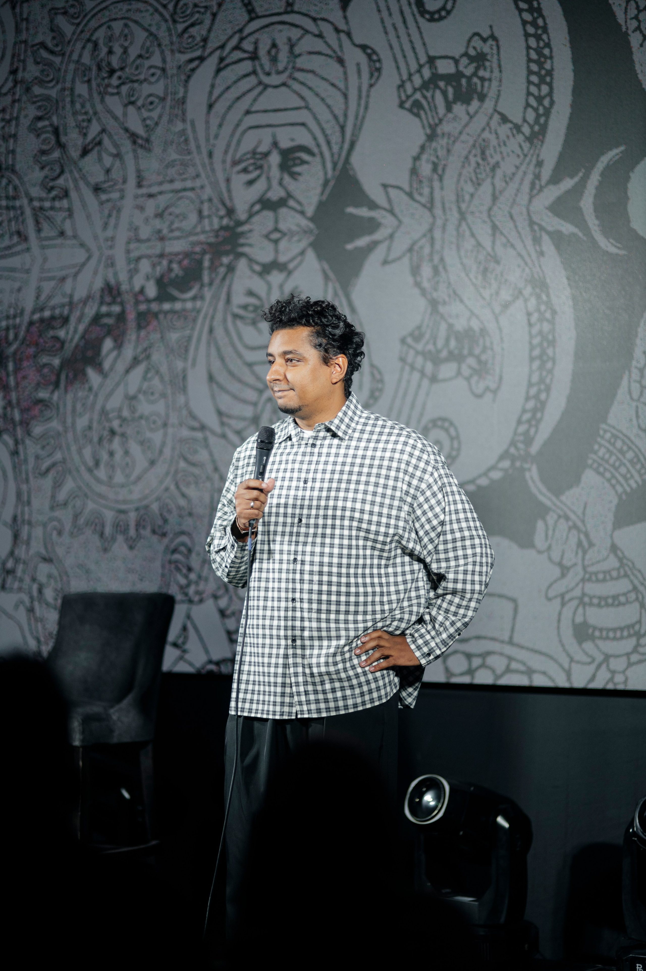 Standup Adis Mamo. Главная