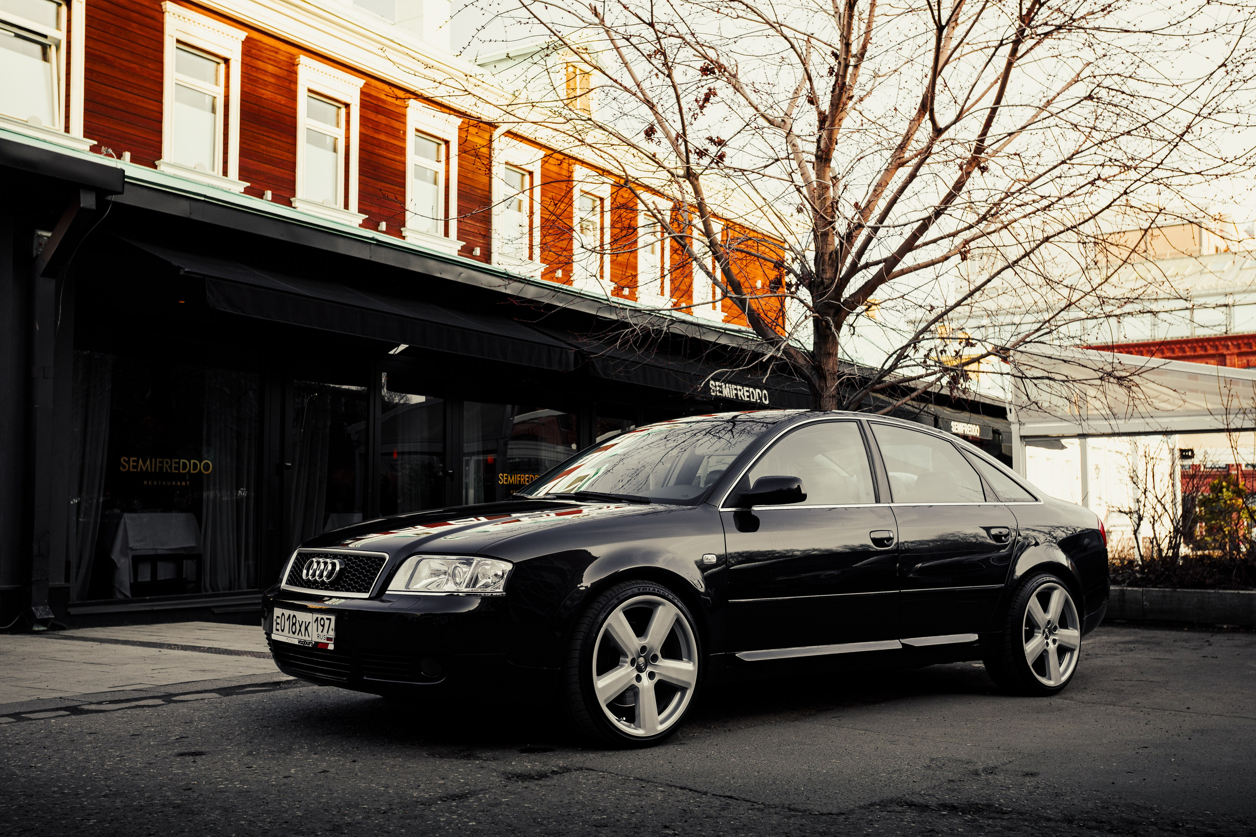 Кофе и Тачки. Спортивный фотограф — Никита