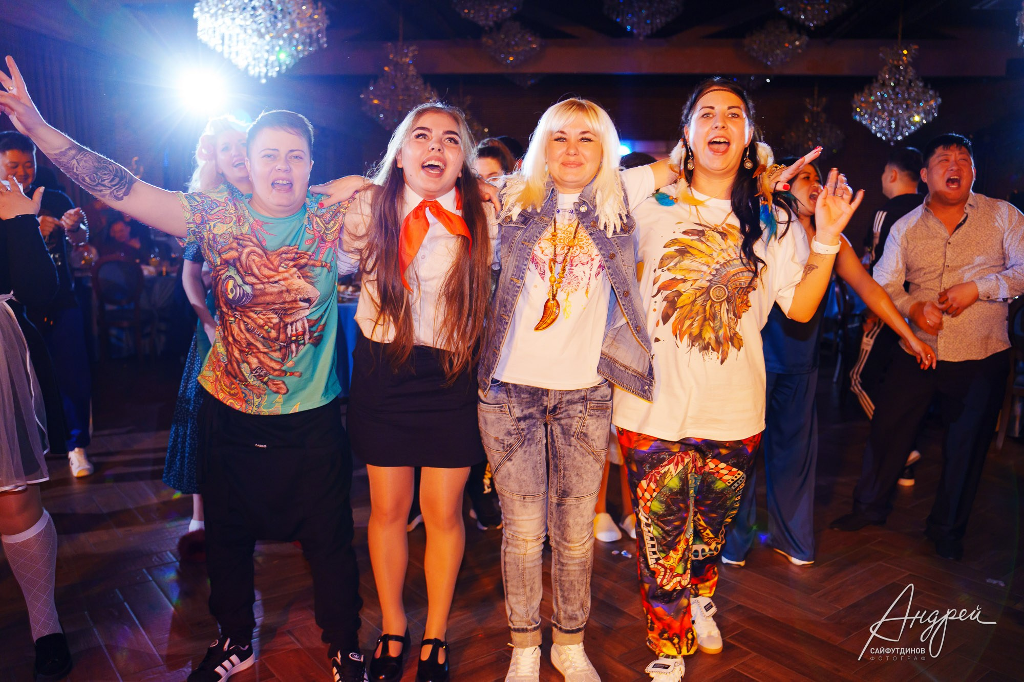 Корпоратив компании «Суши Даром». Тема праздника «Коммунальная квартира». Свадебный и семейный фотограф в Ростове-на-Дону. Андрей Сайфутдинов