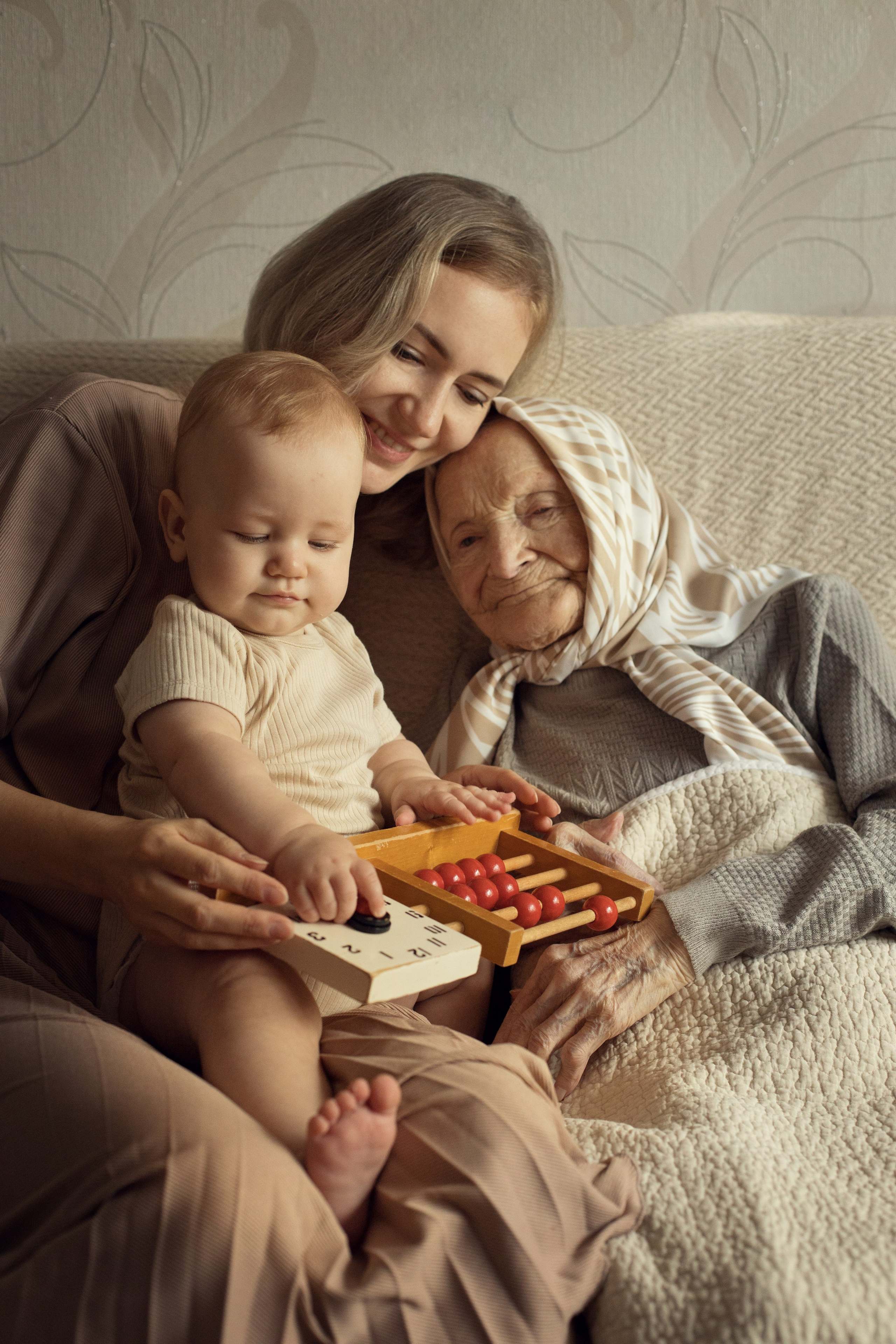 Четыре поколения женщин. Семейный и детский фотограф в Ярославле Елена Макшеева