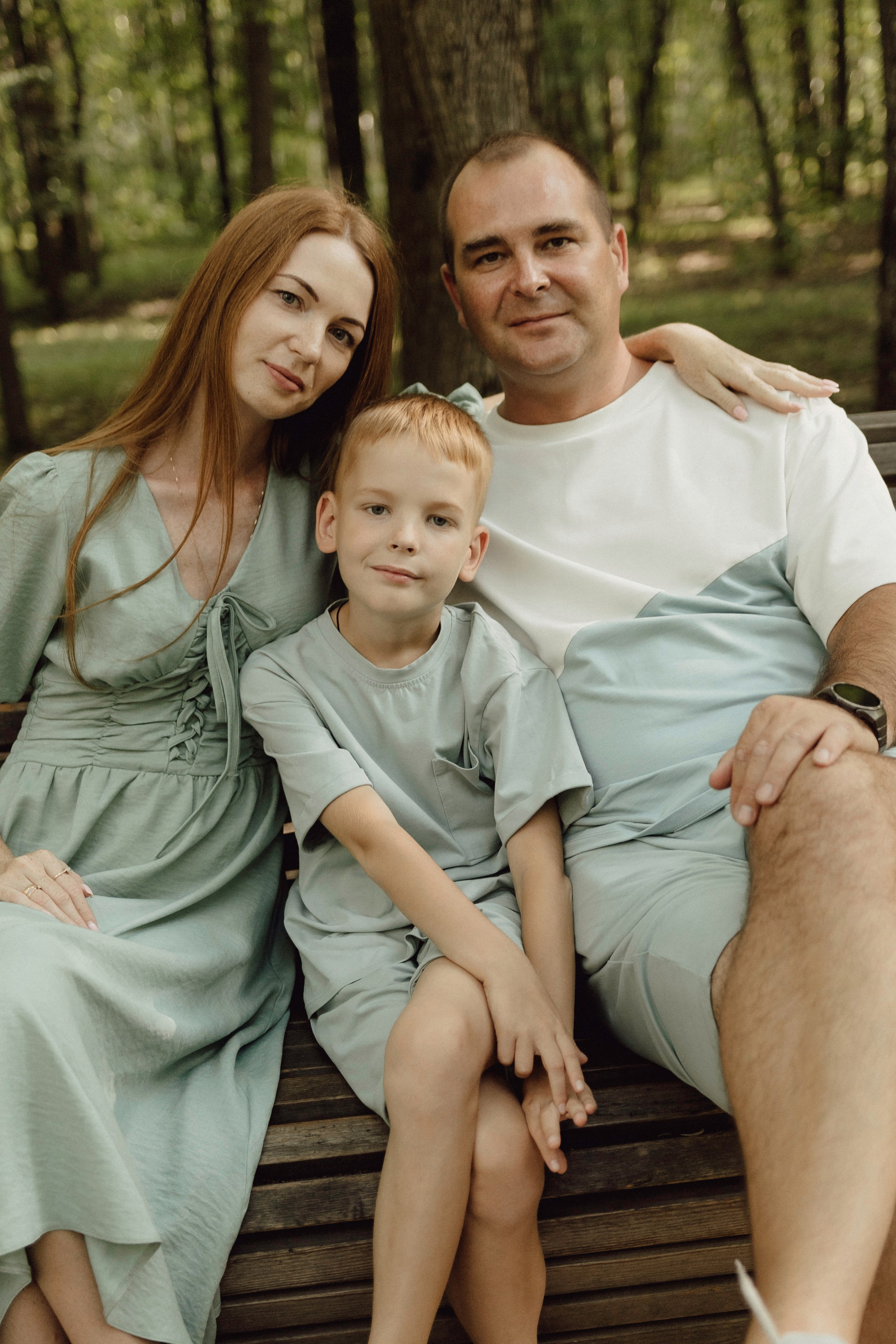 Семья Мельниковых в парке. Фотограф в Кирове и Кирово-Чепецке Валерия Шиляева