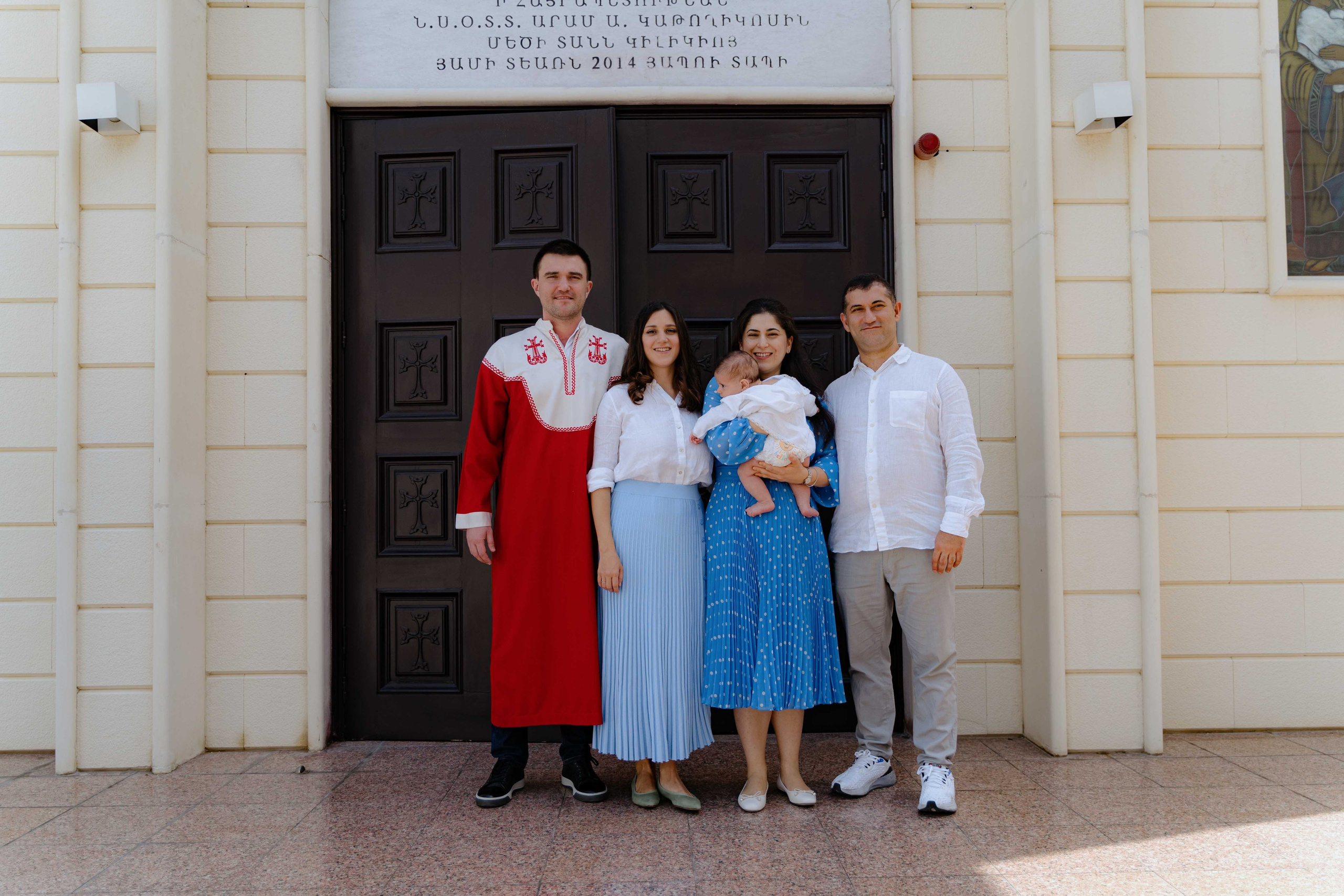 Крещение в армянской церви • Абу Даби. Фотограф и видеограф в Москве и Абу Даби Мария Кулагина