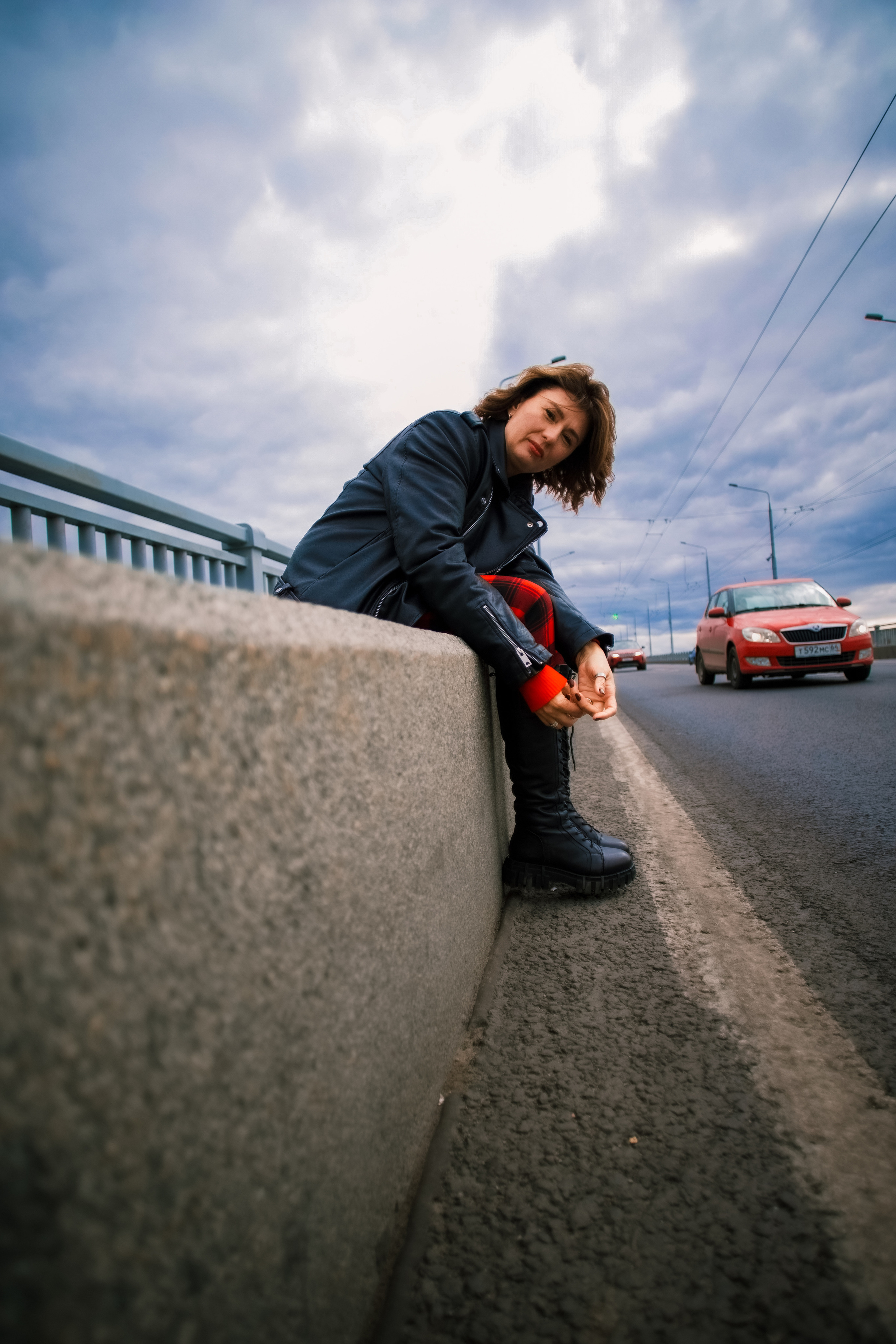 Фото прогулка по мосту Саратова. Фотограф Софья Васильковская