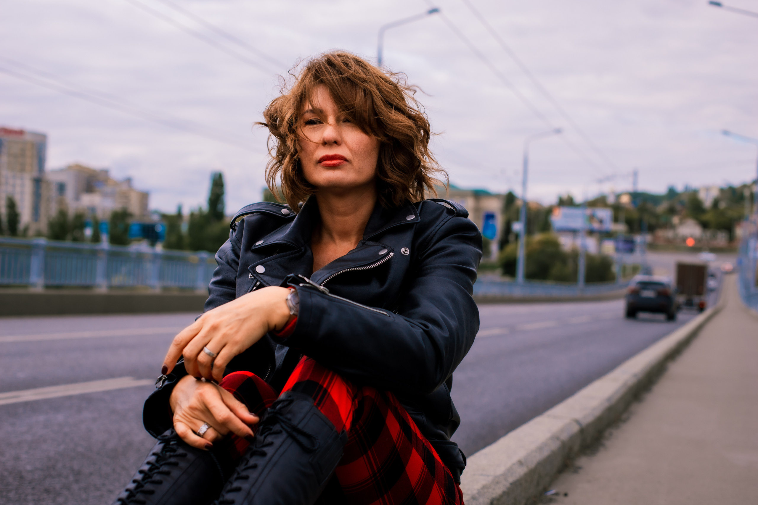 Фото прогулка по мосту Саратова. Фотограф Софья Васильковская