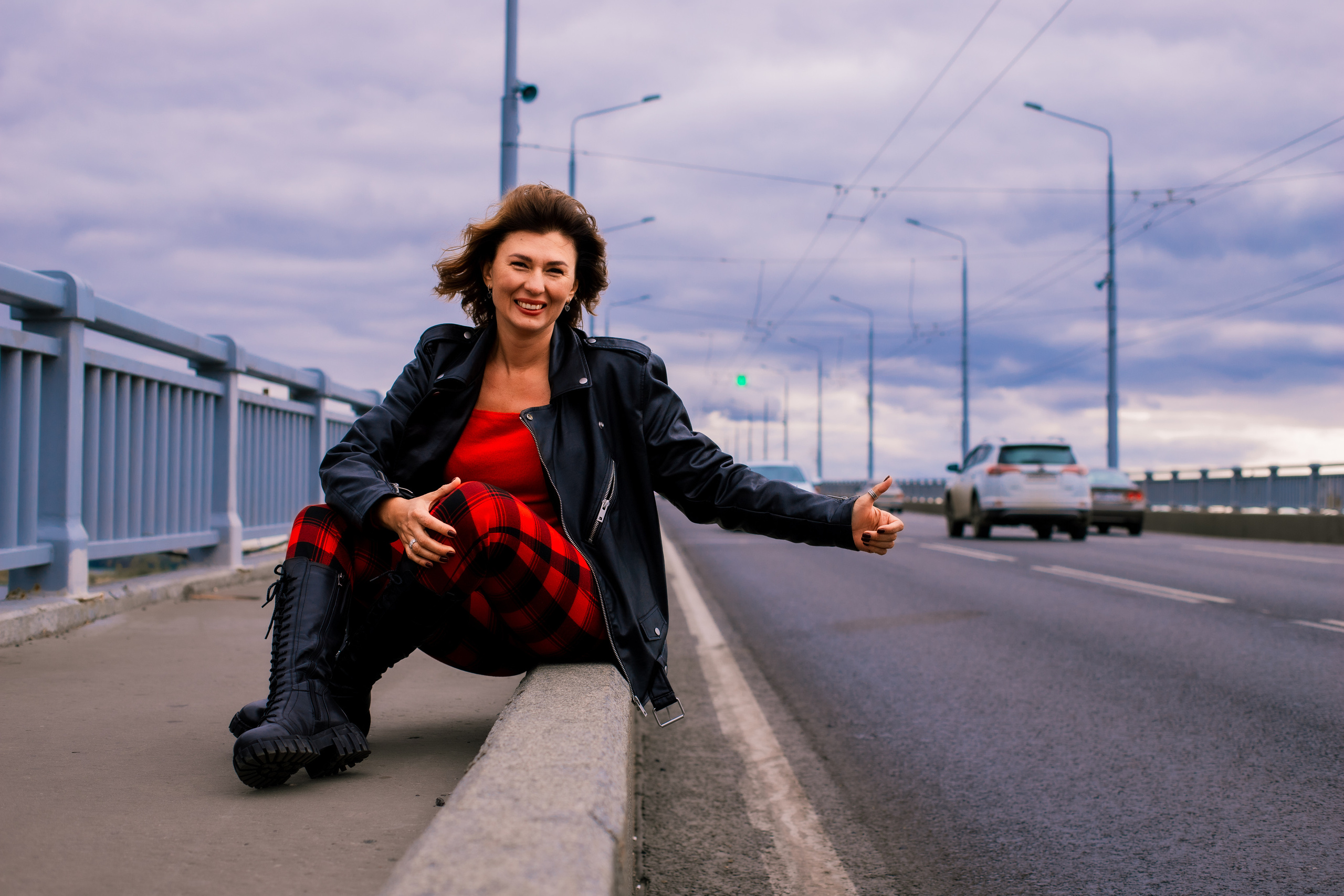 Фото прогулка по мосту Саратова. Фотограф Софья Васильковская