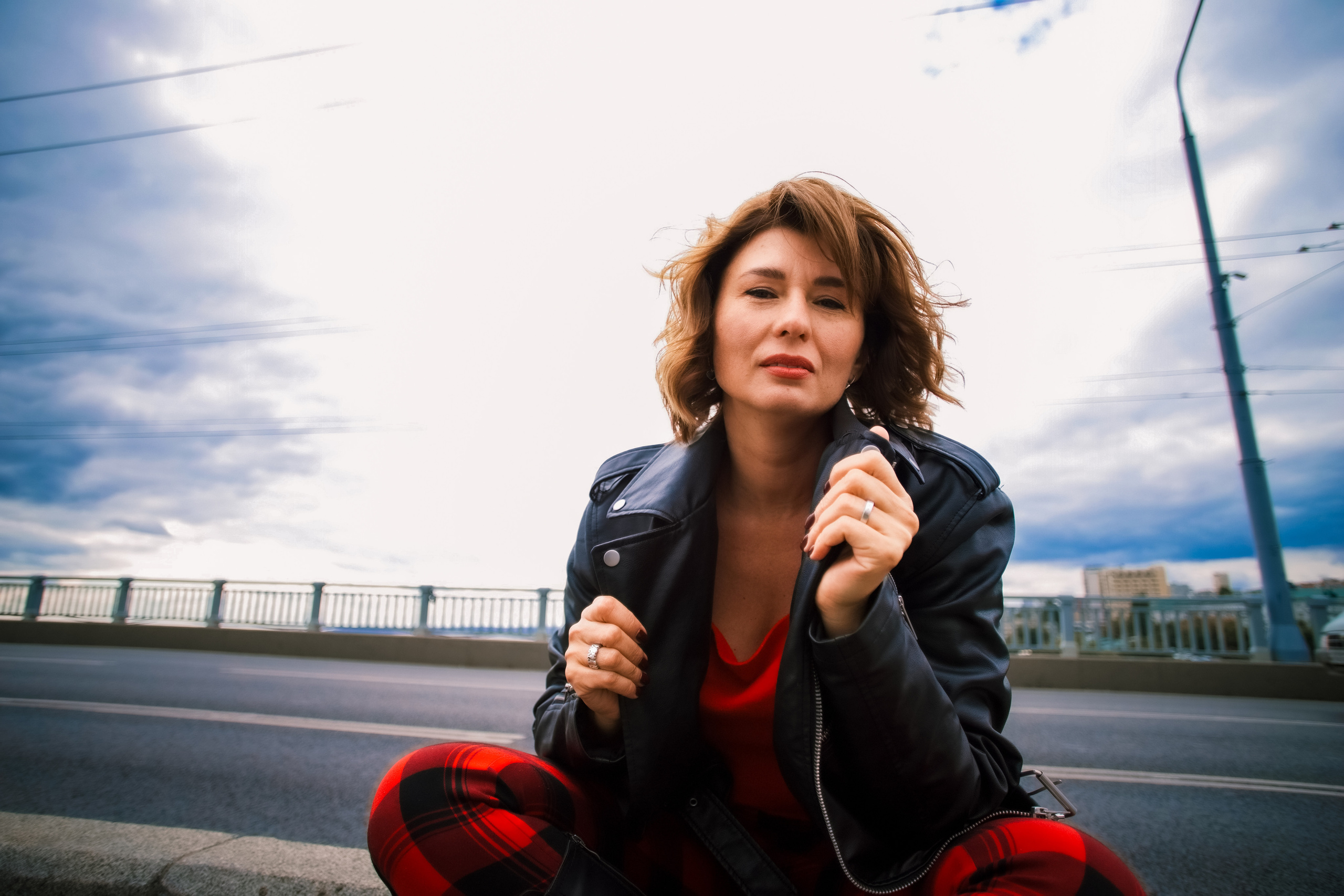 Фото прогулка по мосту Саратова. Фотограф Софья Васильковская