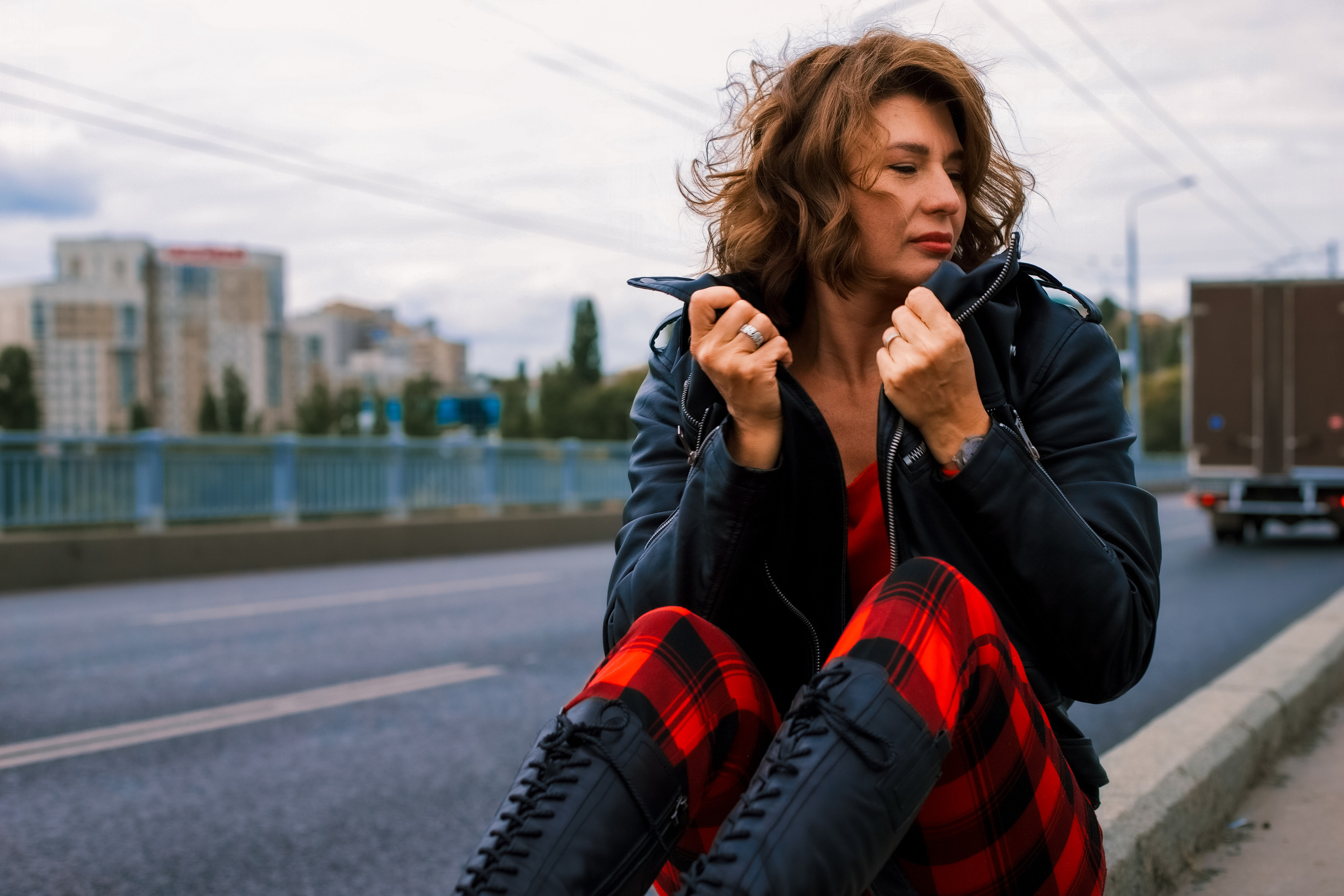 Фото прогулка по мосту Саратова. Фотограф Софья Васильковская