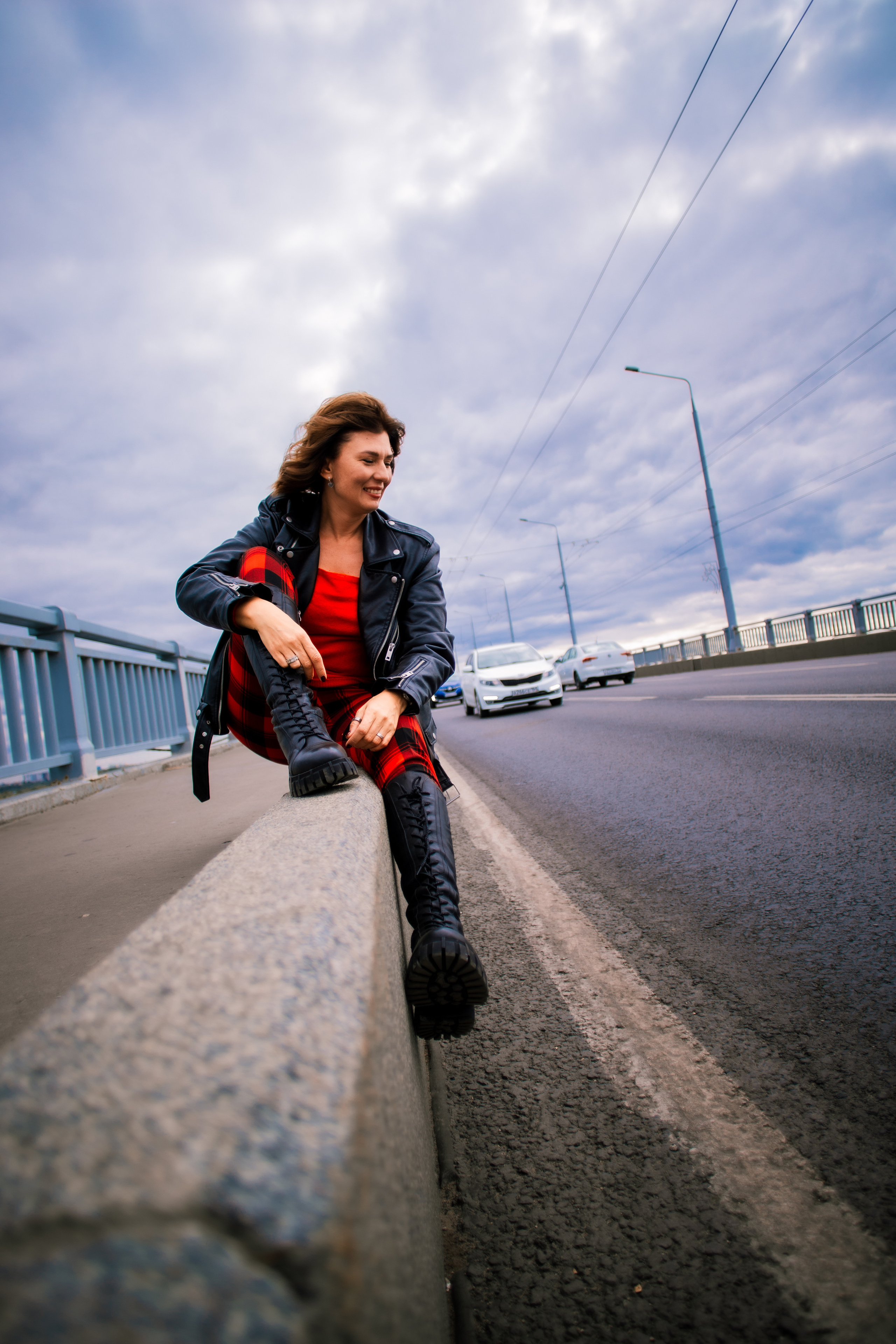 Фото прогулка по мосту Саратова. Фотограф Софья Васильковская