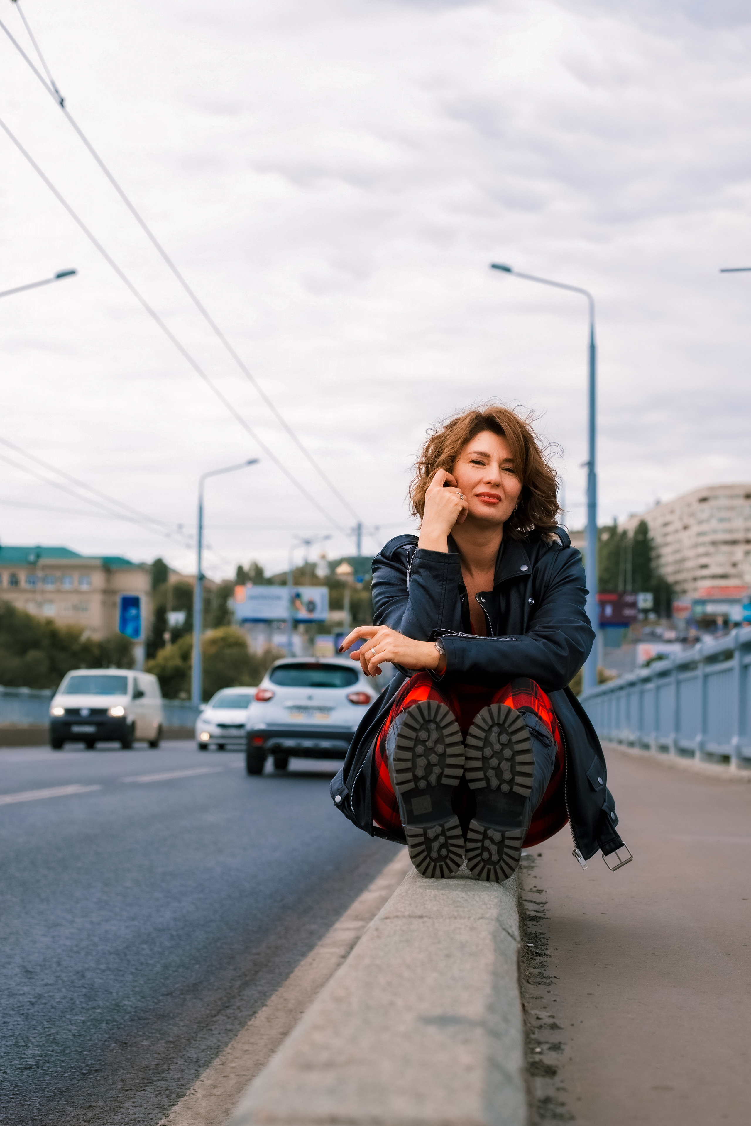 Фото прогулка по мосту Саратова. Фотограф Софья Васильковская