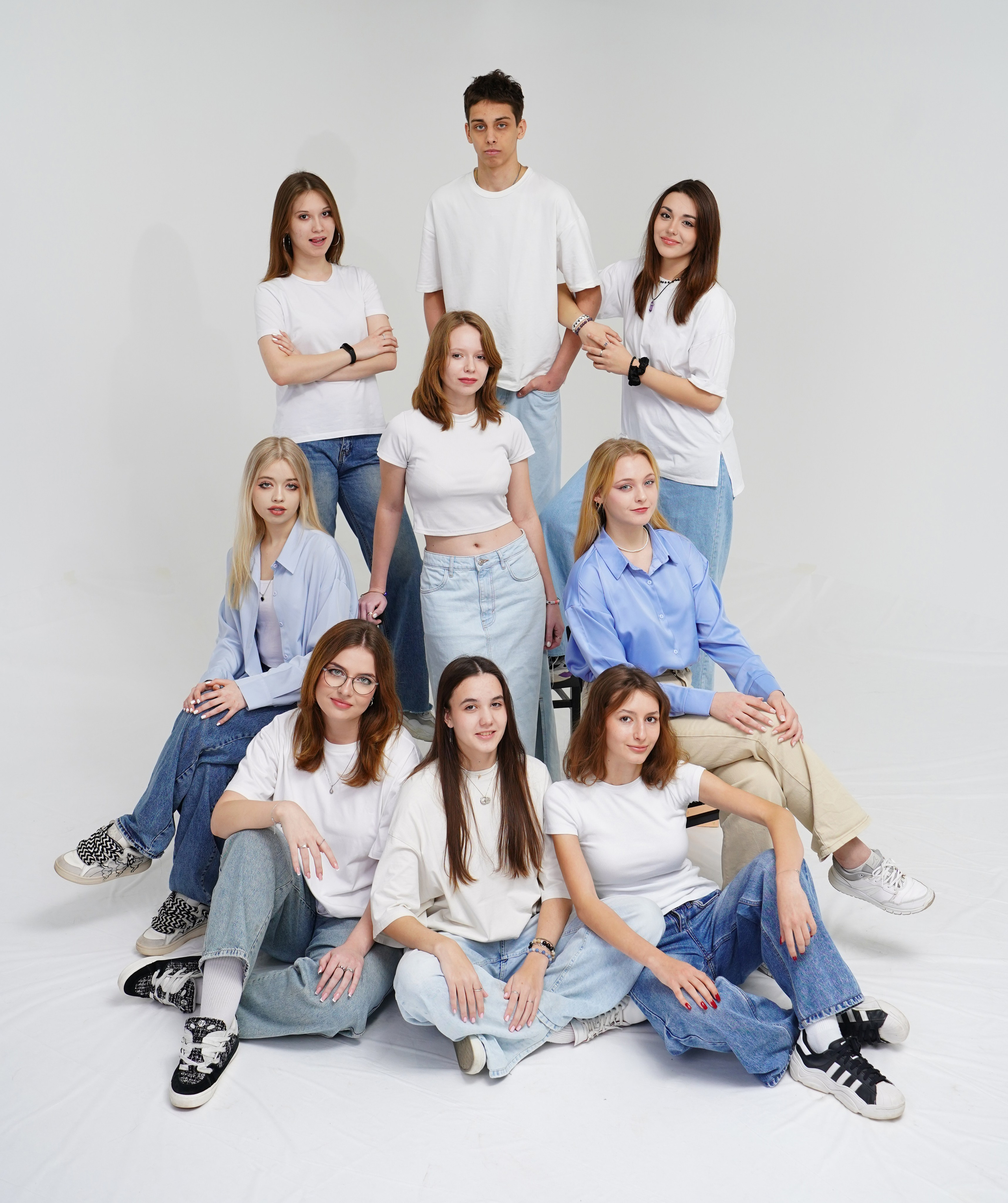 Образы. MEMENTO.Выпускные альбомы, школьные, юбилейные и другие книги. Ростов-на-Дону