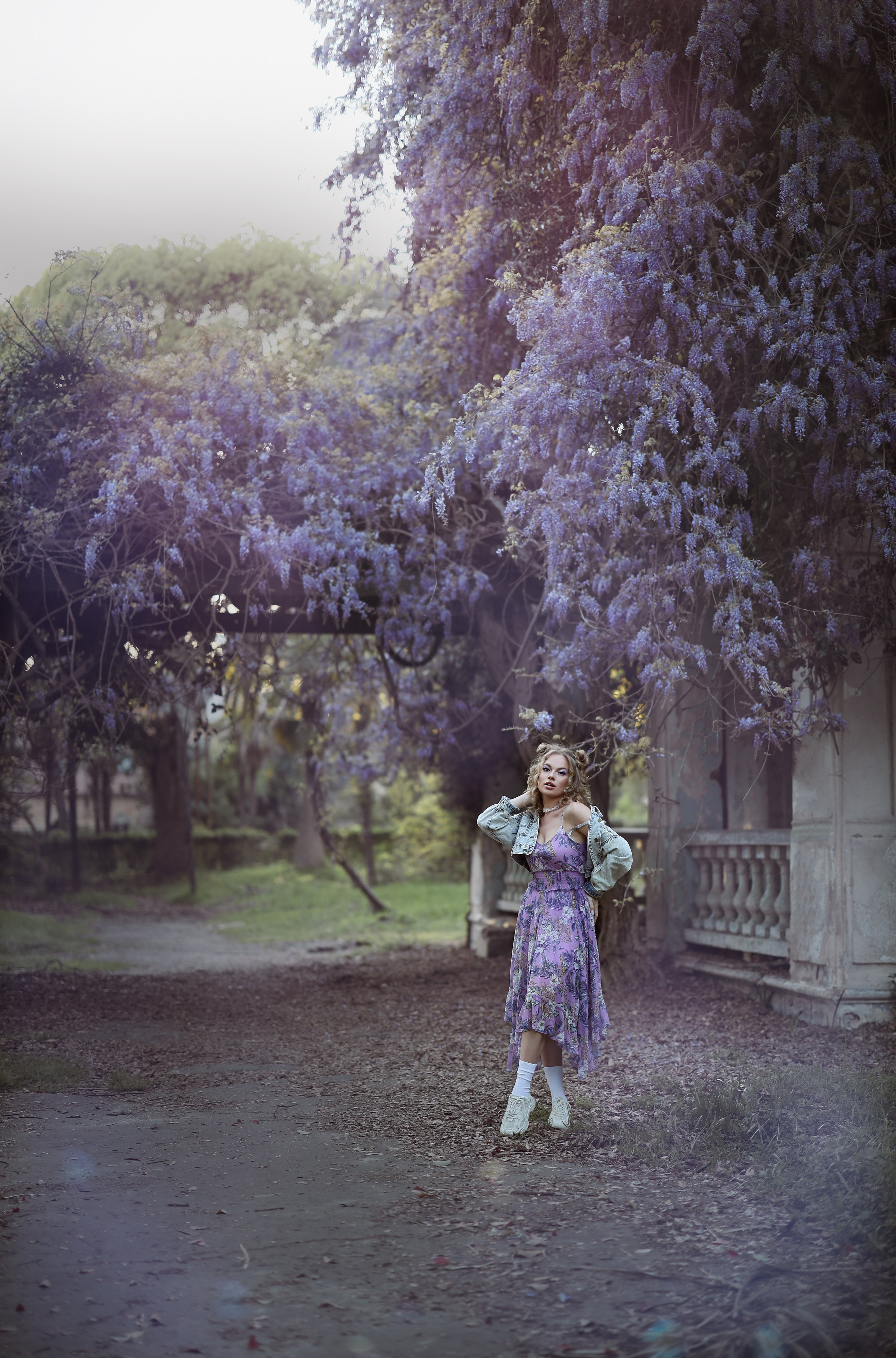 Фотосессия в глицинии для Юлии. Свадебный и семейный фотограф в Абхазии Жанна Соснина