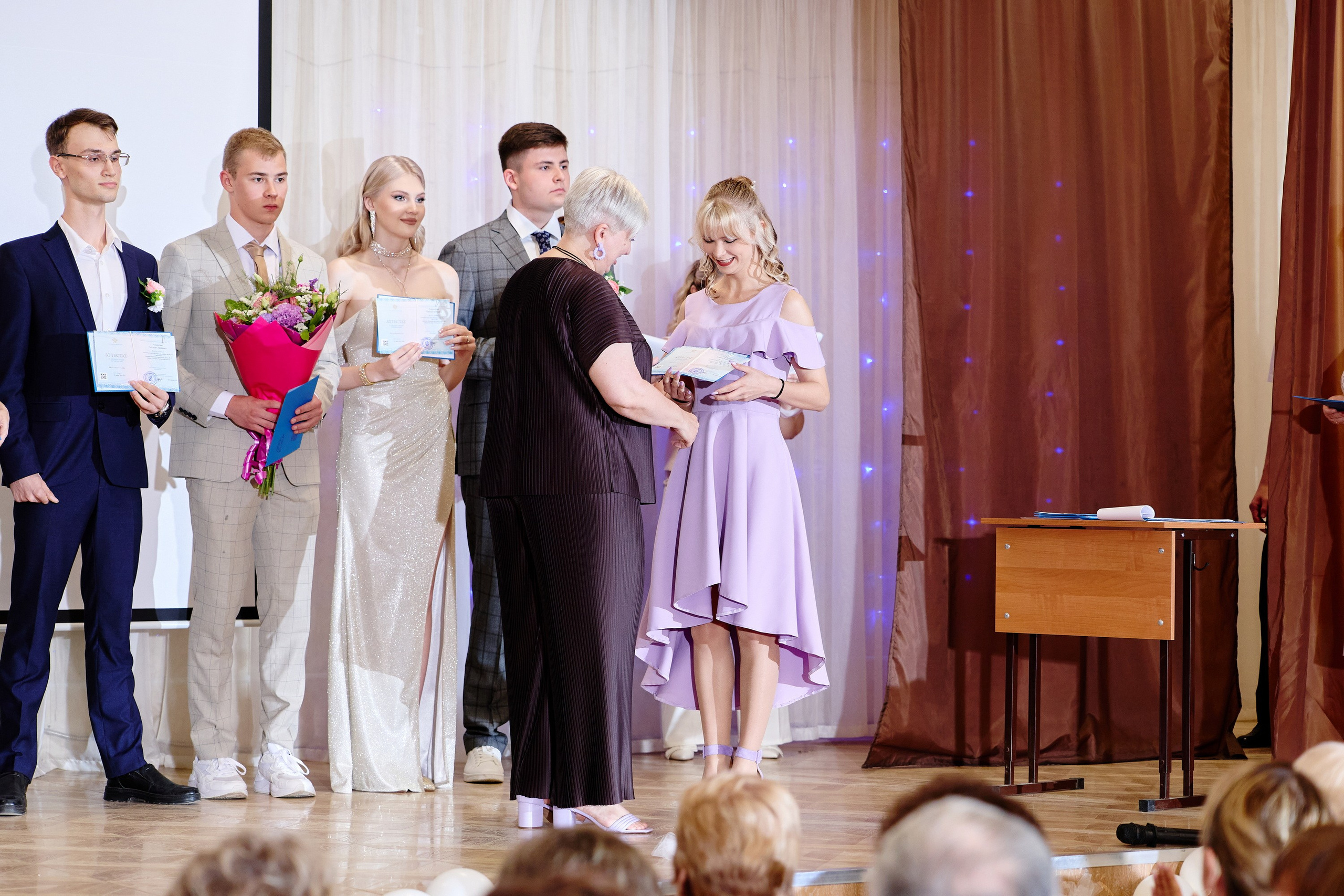 Выпускной 35 Сош. Фотограф Выпускные альбомы Таганрог Сергей Коробченко