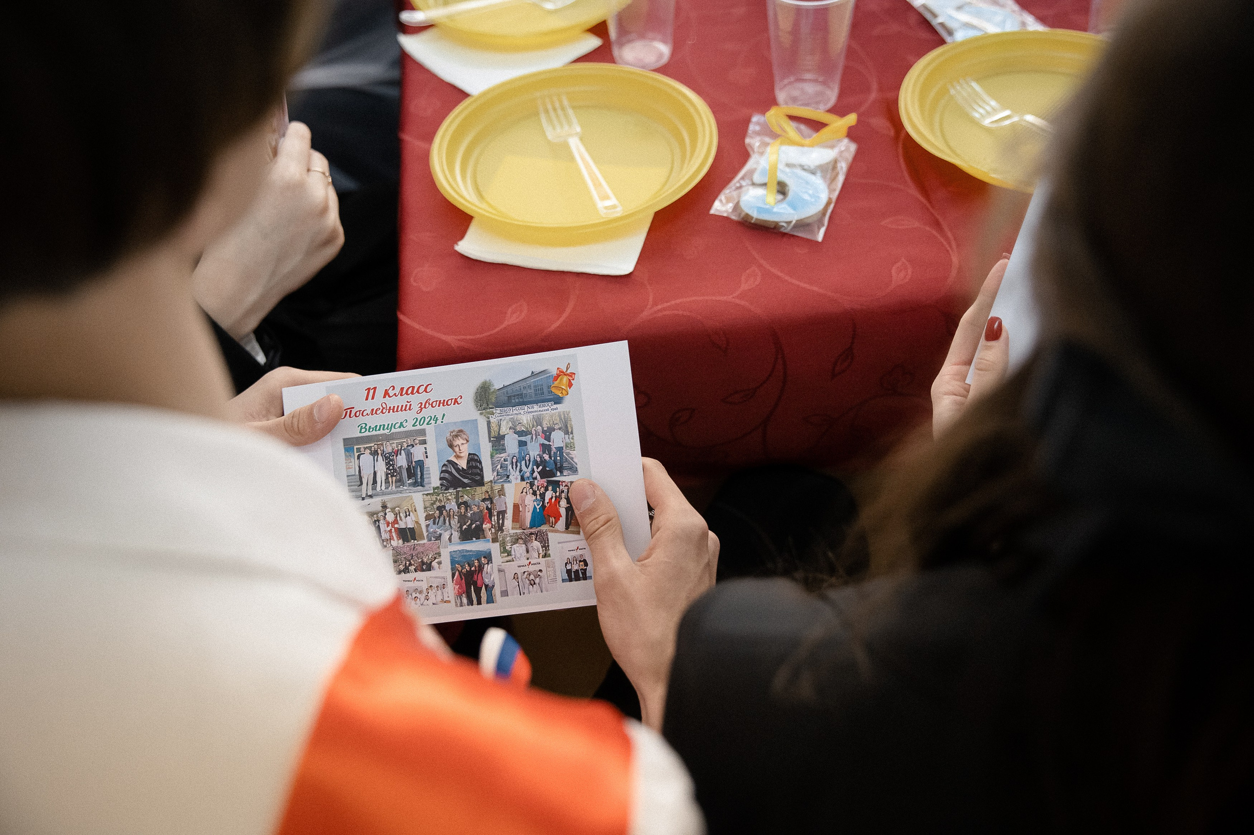 Последний звонок — линейка. Свадебный фотограф Роман Еремеев