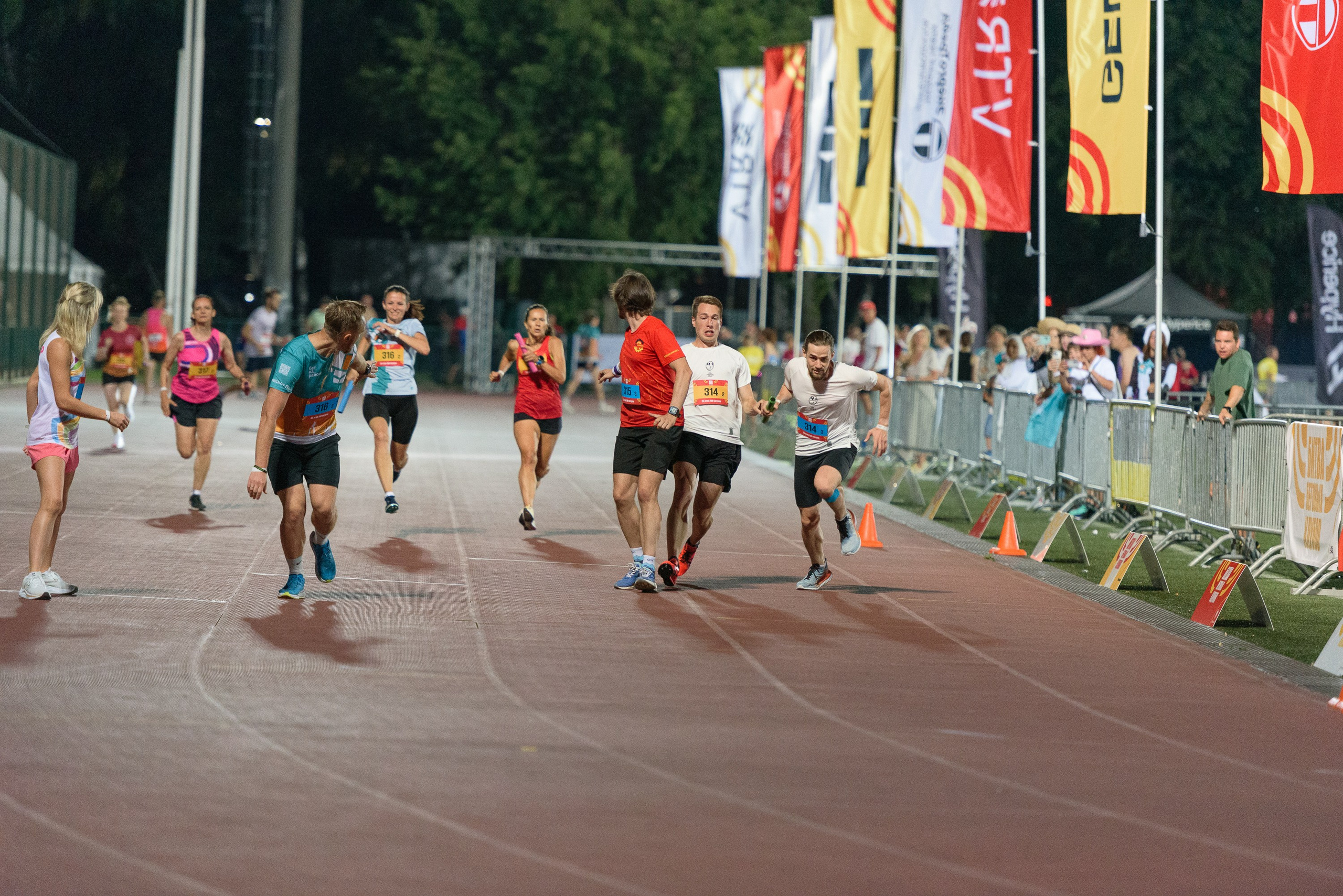 Битва беговых клубов. Репортажный фотограф Сергей Квартальнов