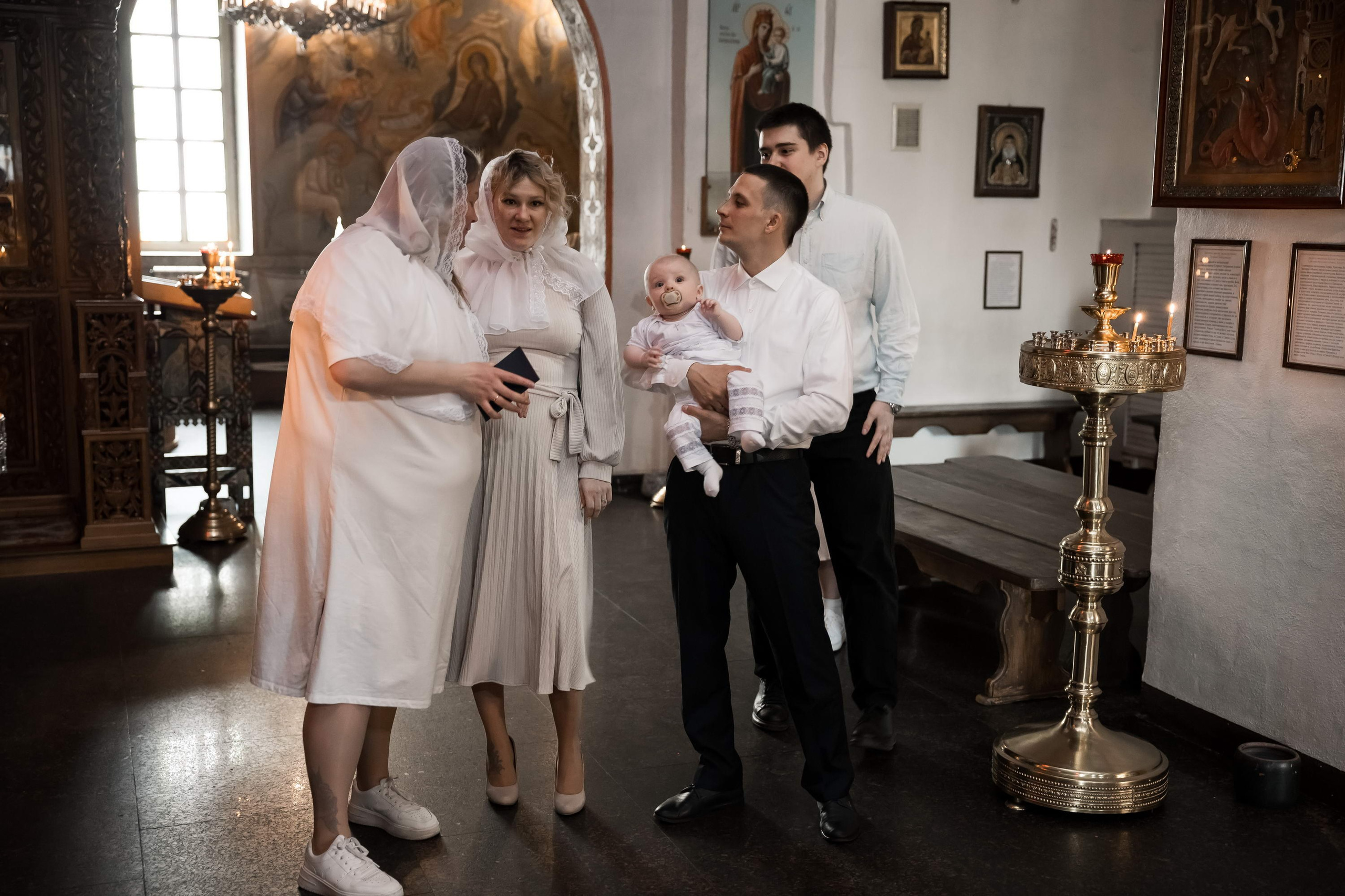 Крещение младенца. Свадебный фотограф Игорь Брундасов 8PHOTO на свадьбу венчание загс СПб