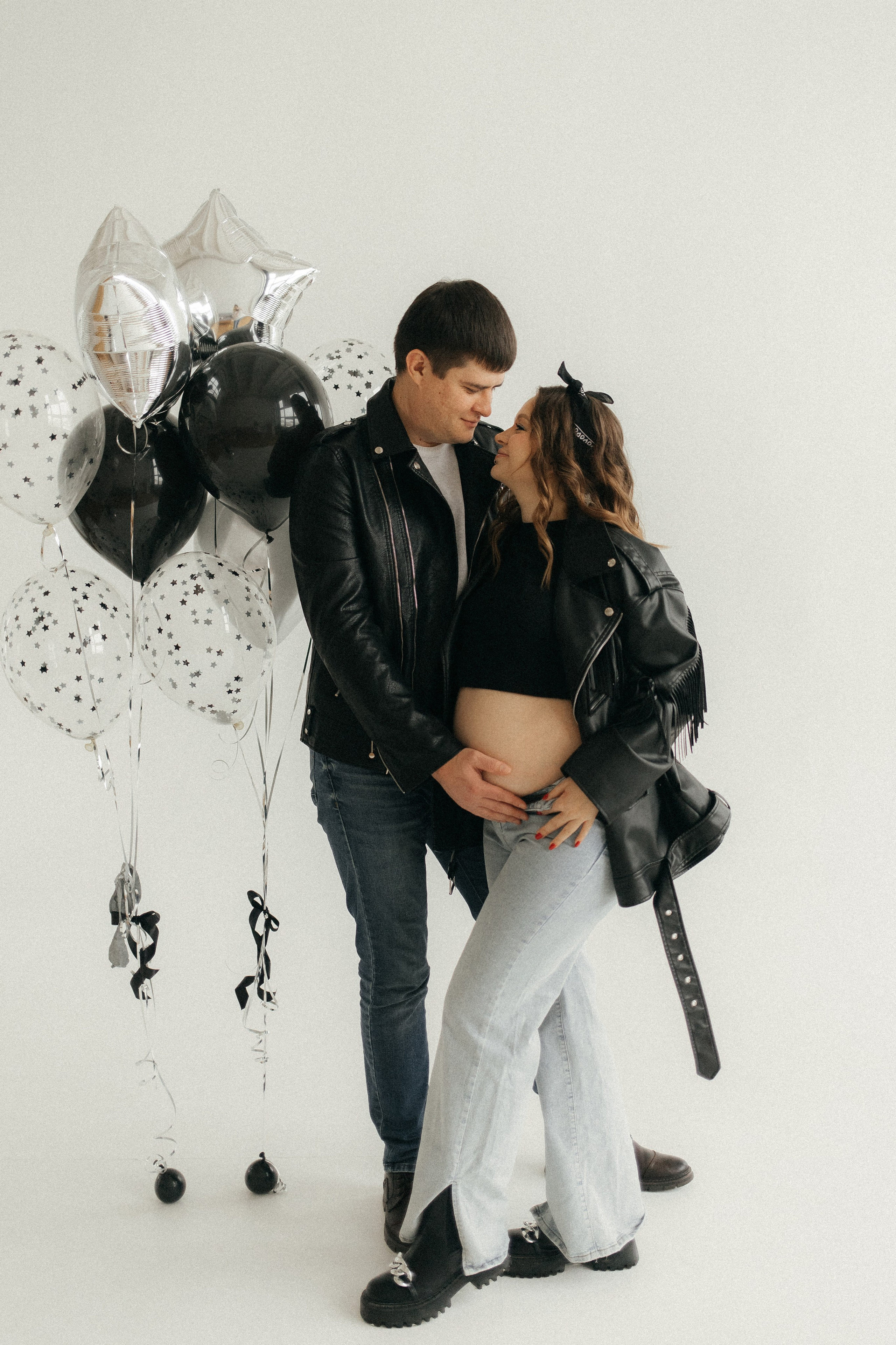 Аня, Максим и Мира. Главная