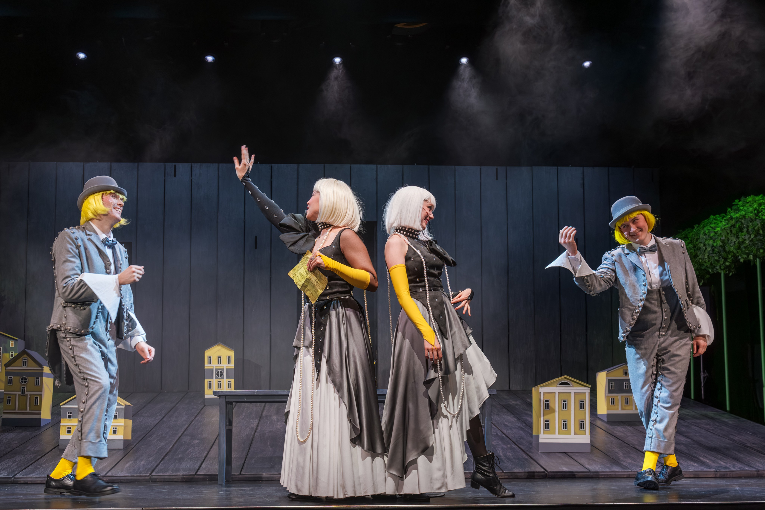 Театр Терезы Дуровой: Ревизор. Сайт фотографа Сергея Абрамова