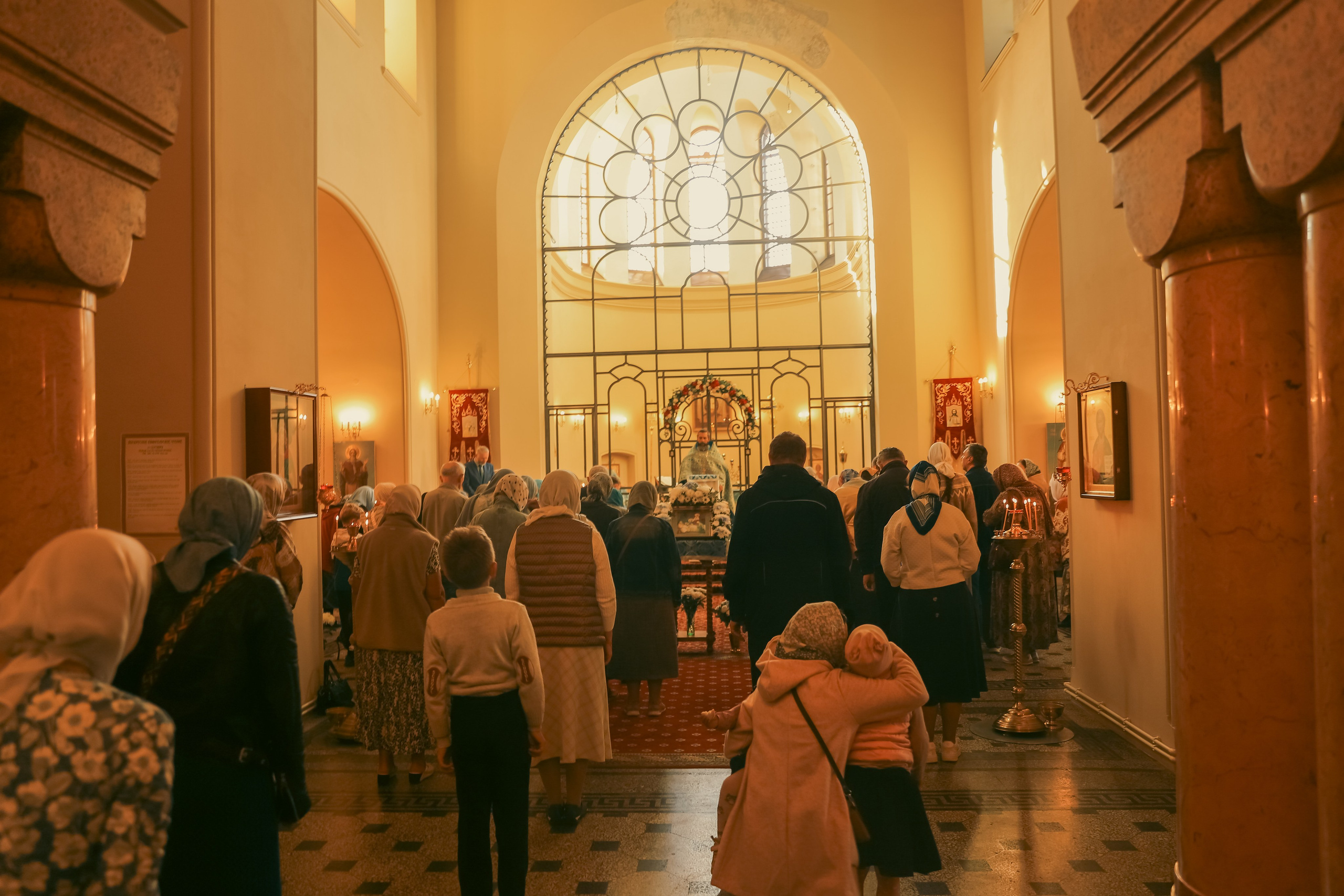 Служба в церкви