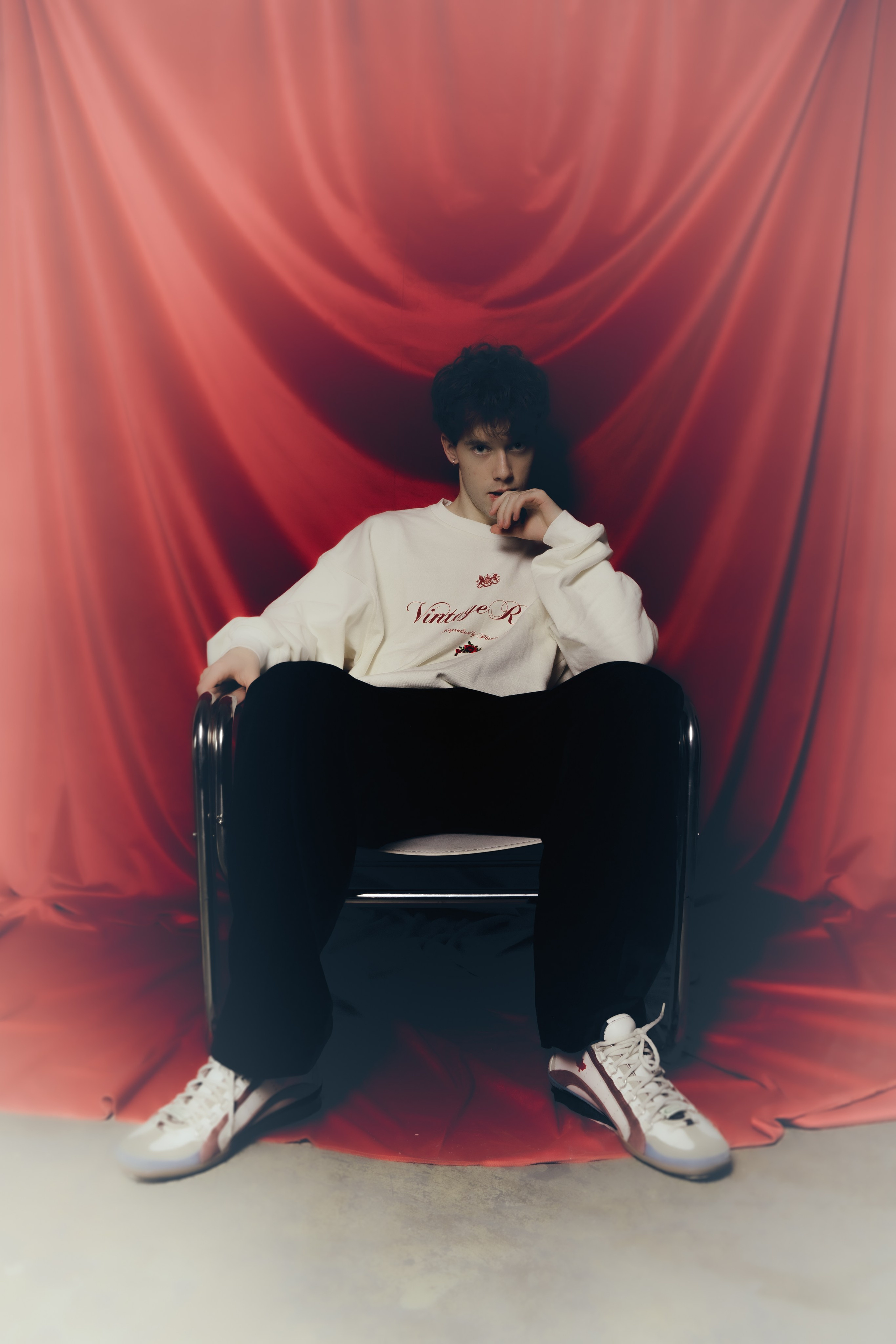 Студийная съемка с бархатным фоном Москва