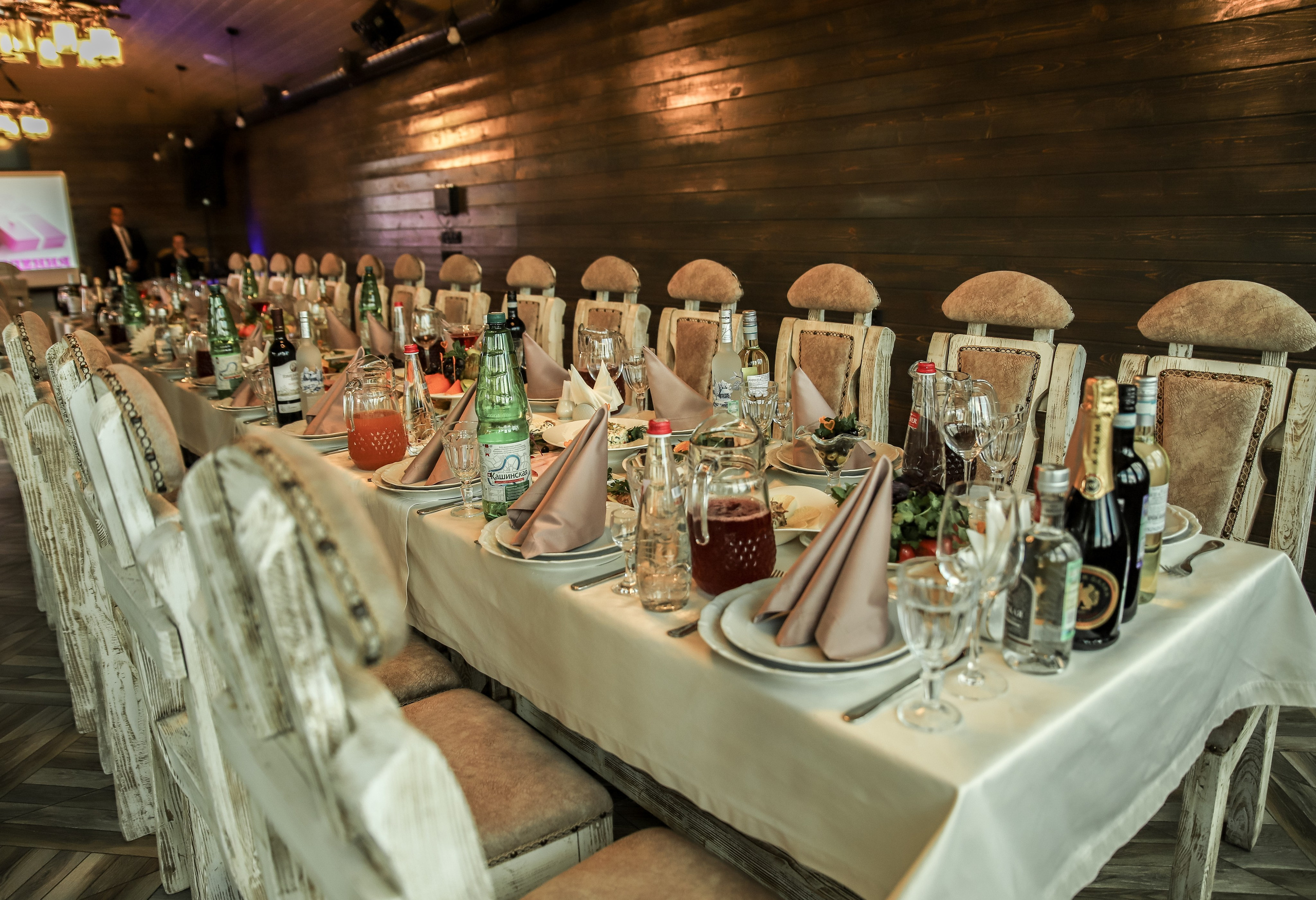 Репортаж торжества в ресторане. Семейный свадебный интерьерный фотограф Тверь Санкт- Марина Свистунова