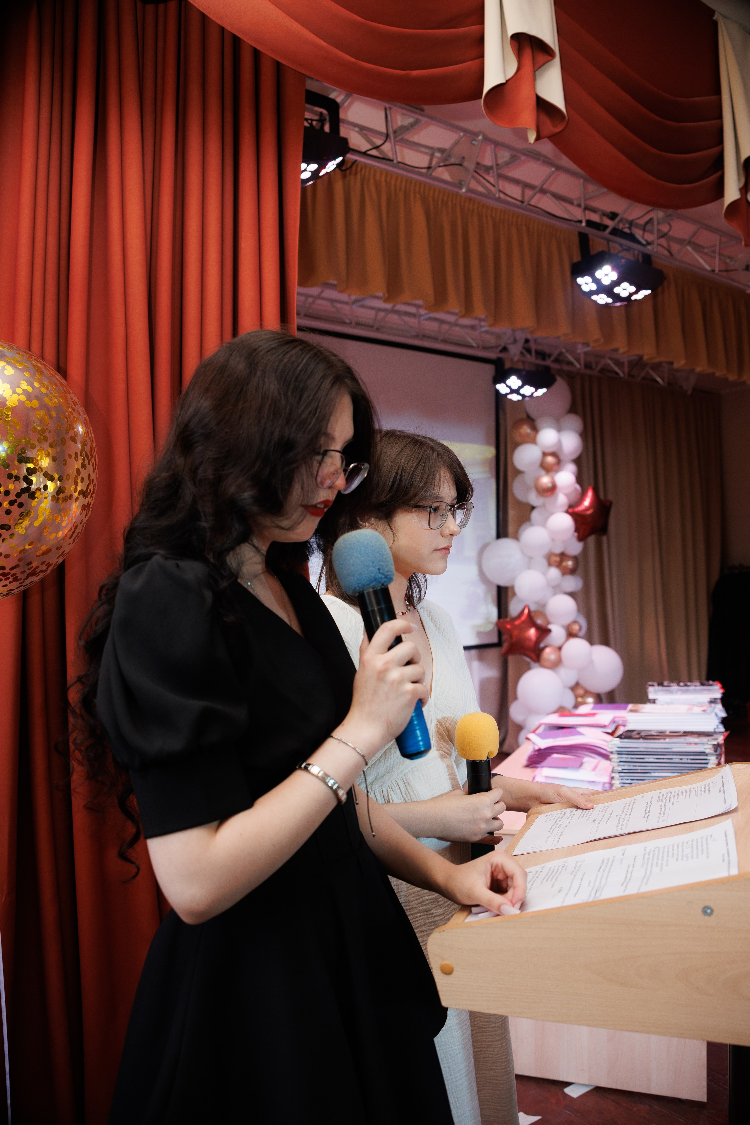 Вручение аттестатов. Свадебный и семейный фотограф в Новосибирске Ирина Дорошкова