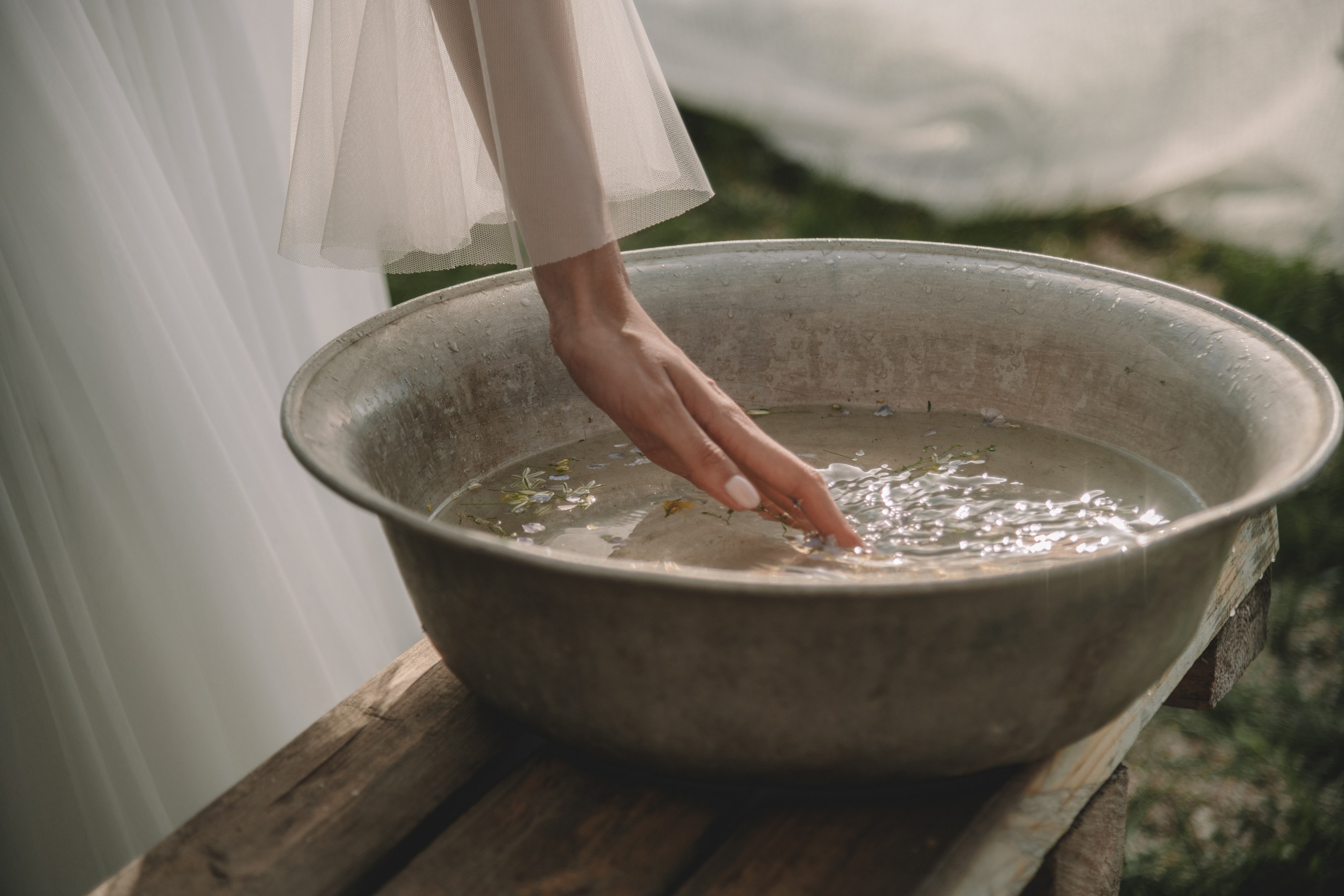 Свадебная фотосессия в Щелкино ,Бухта Космонавтов. Выездная церемония на берегу моря Крым. Свадебный и семейный фотограф и видеограф, Крым, Москва, Санкт -Петербург