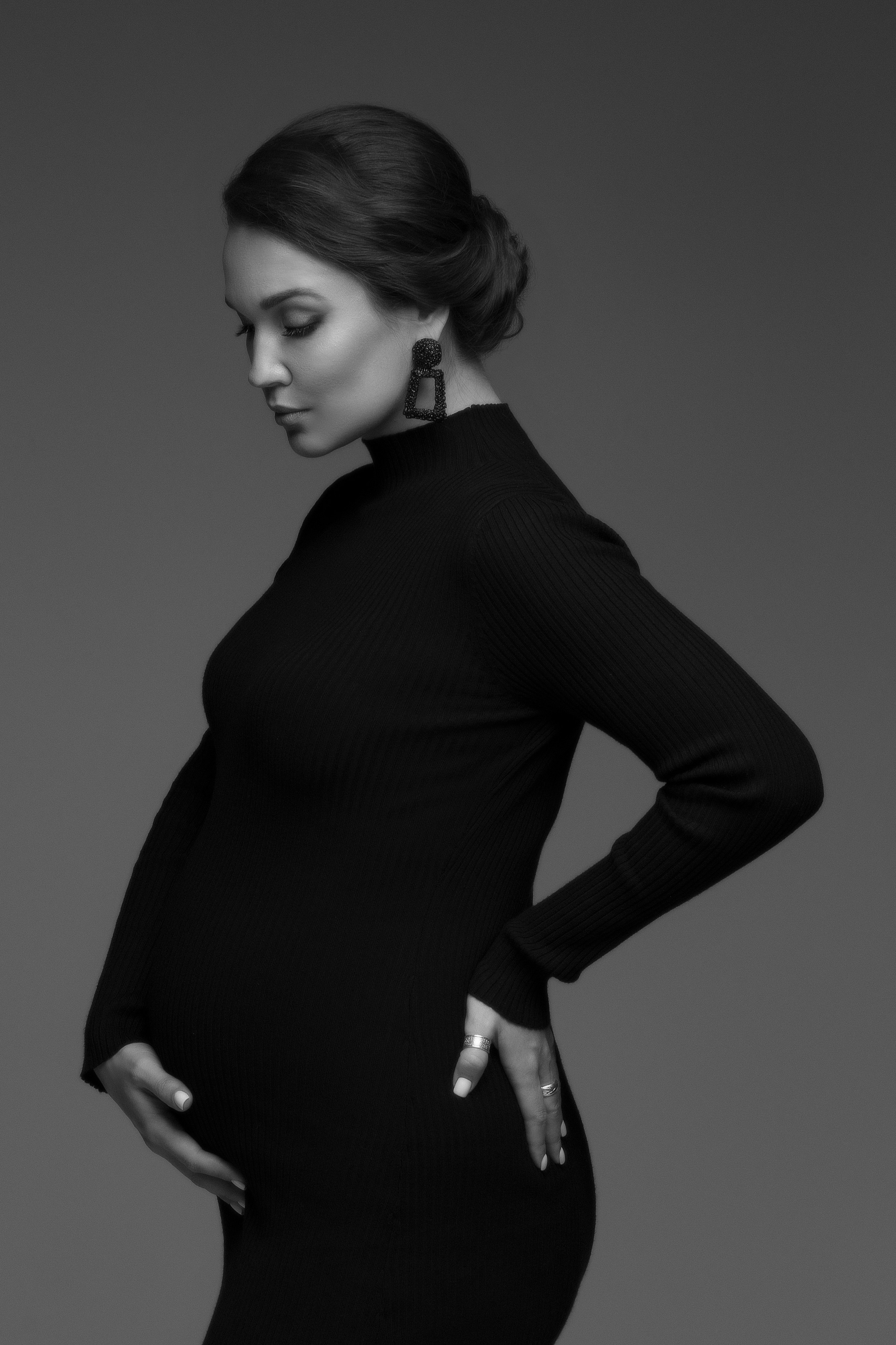 Фотосессия беременности в Москве! Все включено. Готовые образы. Помощь визажиста и стилиста. Фотосессия в стиле минимализм. Фотосессии в студиях Москвы с циклорамой. Фотосессия беременности идеи образов и позирования