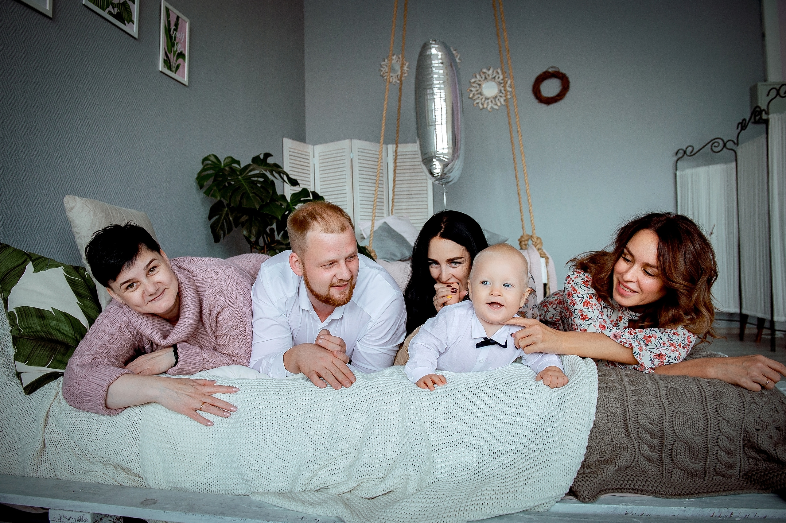 Семейная фотосессия во Фрязино на годовасие. Свадебный и семейный фотограф Виктория Носачёва. Щелково, Москва и МО