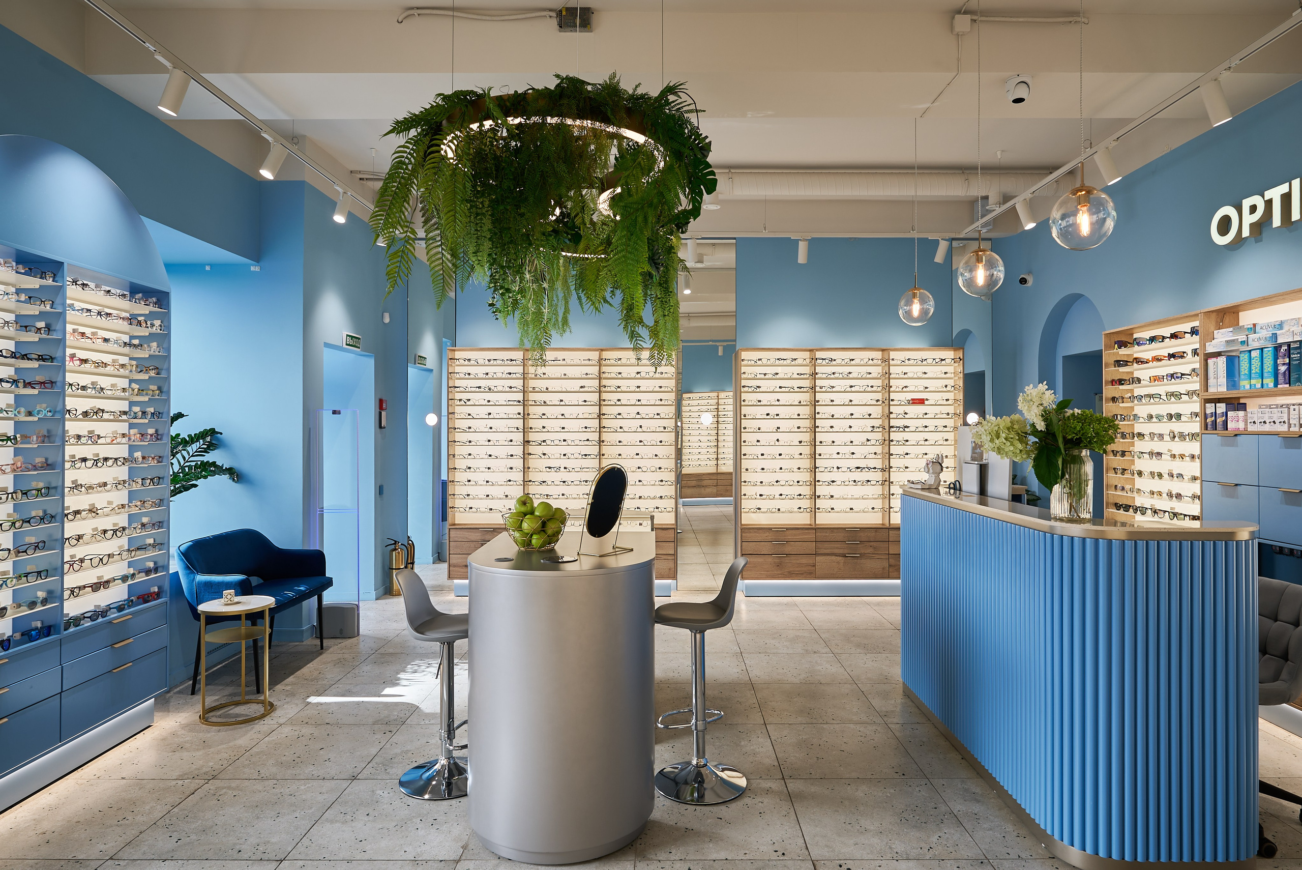 Небесно-голубой и капибара: оптика в Москве (Публикация My Decor). Бояршинов Антон Интерьерный фотограф/видеограф Москва